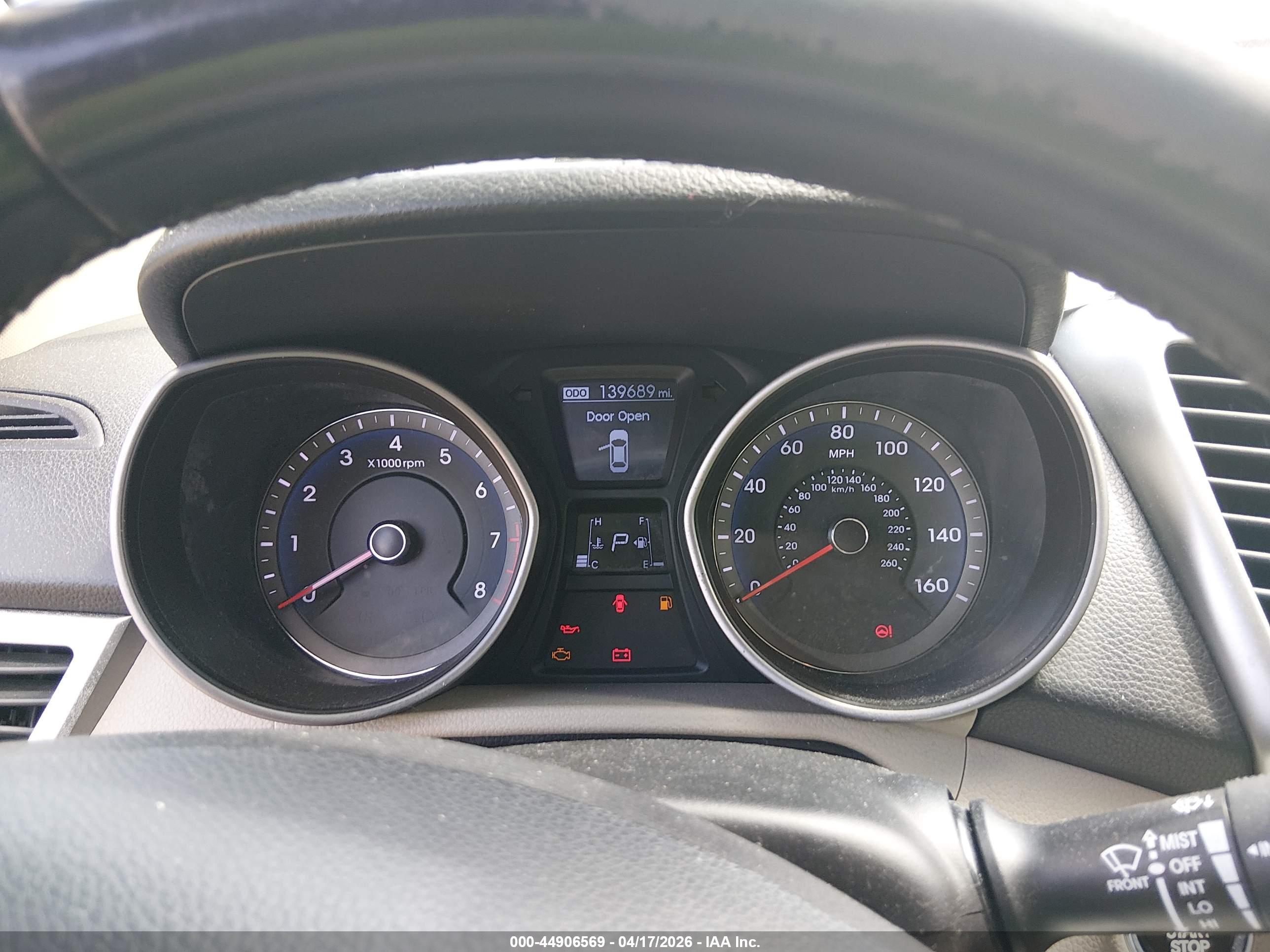 HYUNDAI ELANTRA image 7