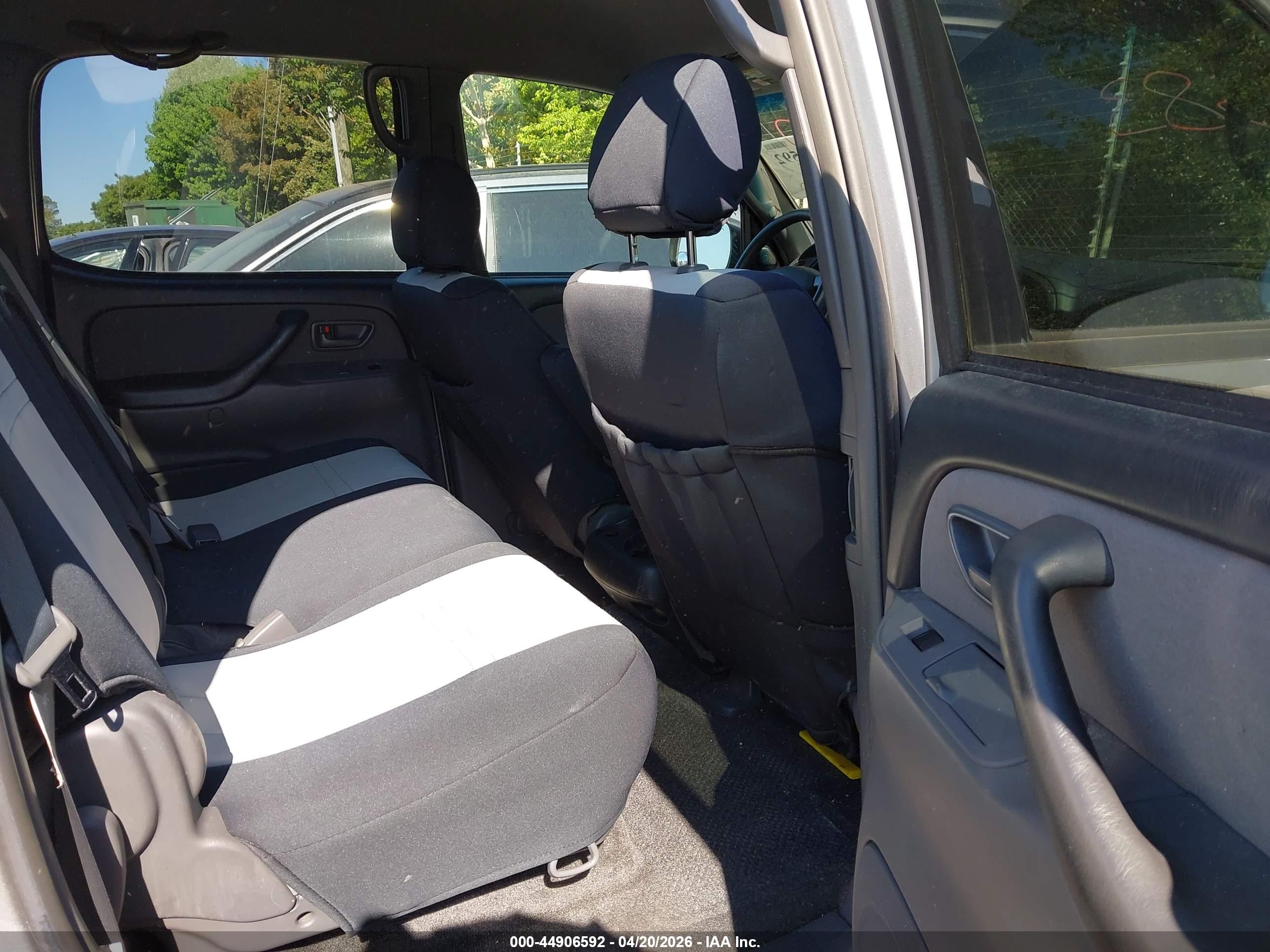TOYOTA TUNDRA image 8