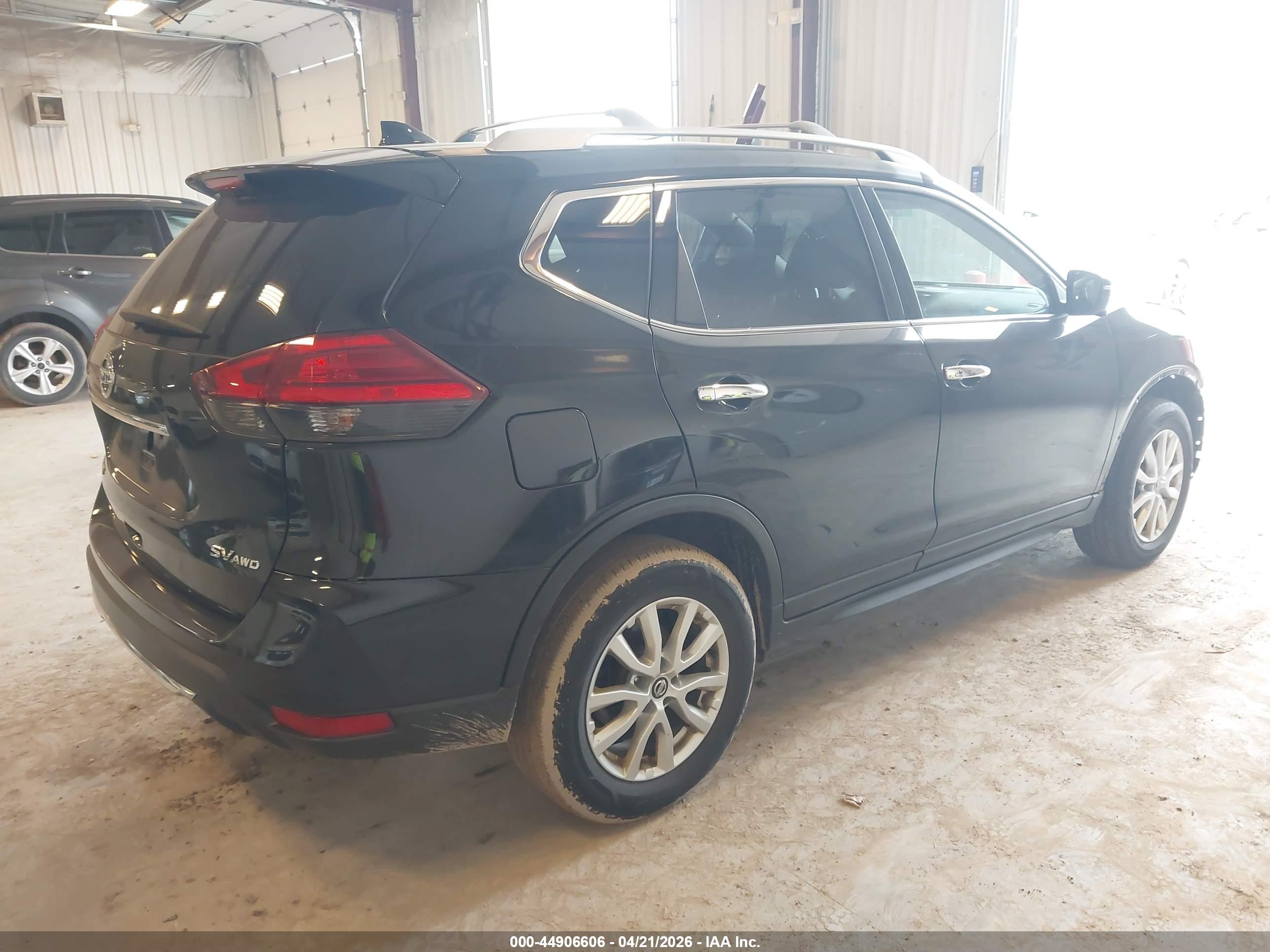NISSAN ROGUE image 4