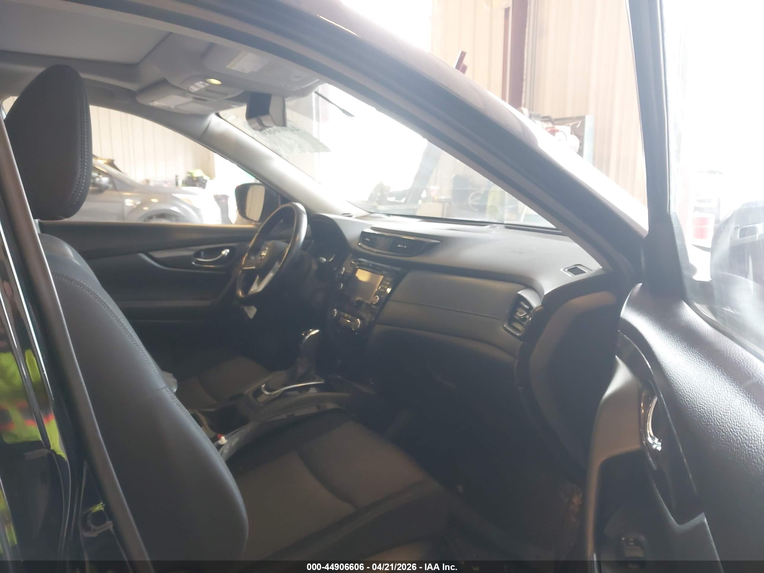 NISSAN ROGUE image 5