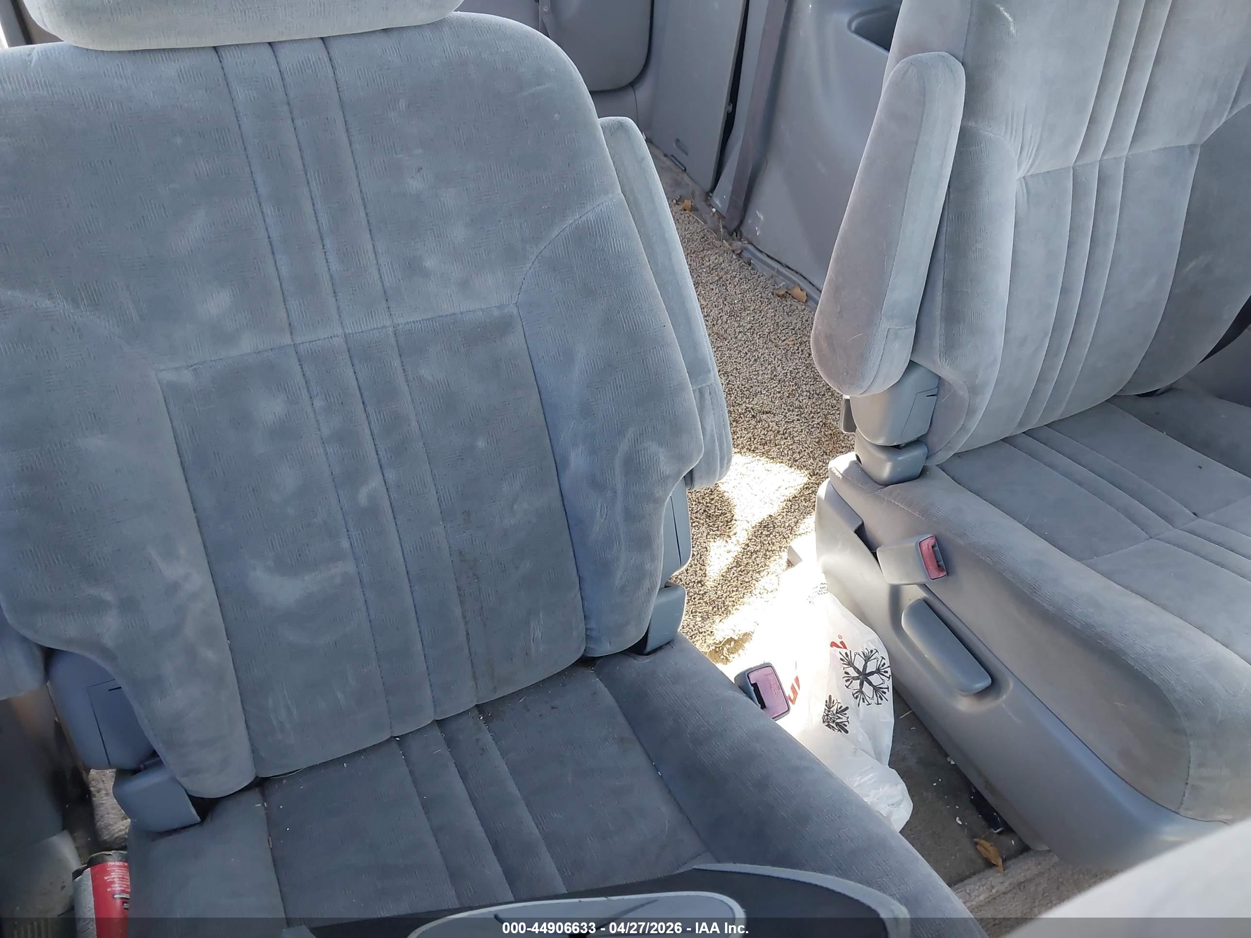 TOYOTA SIENNA image 8