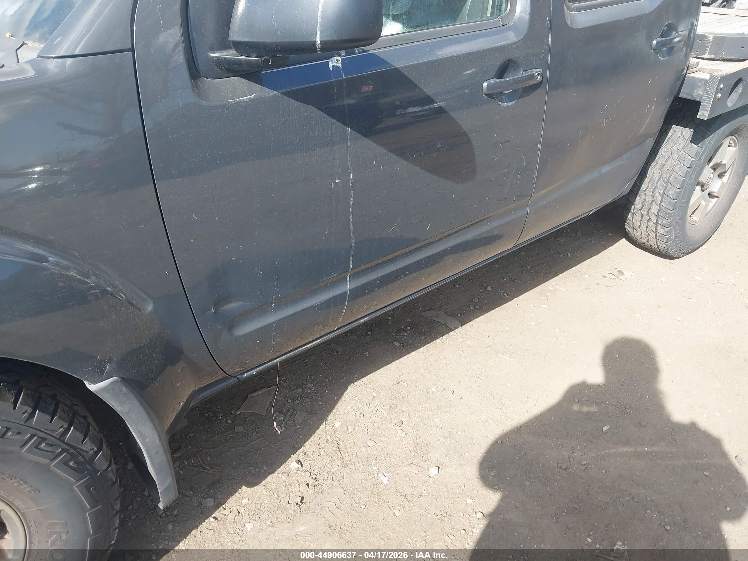 NISSAN FRONTIER image 6