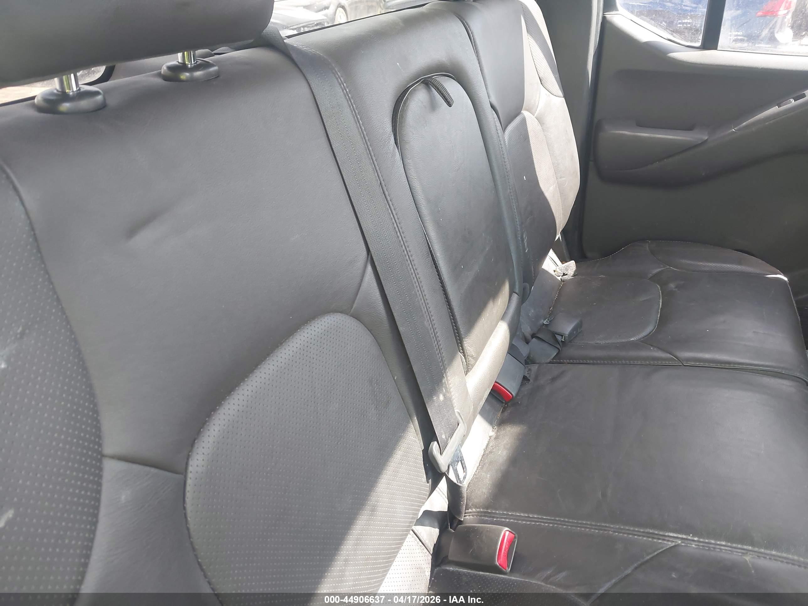 NISSAN FRONTIER image 8
