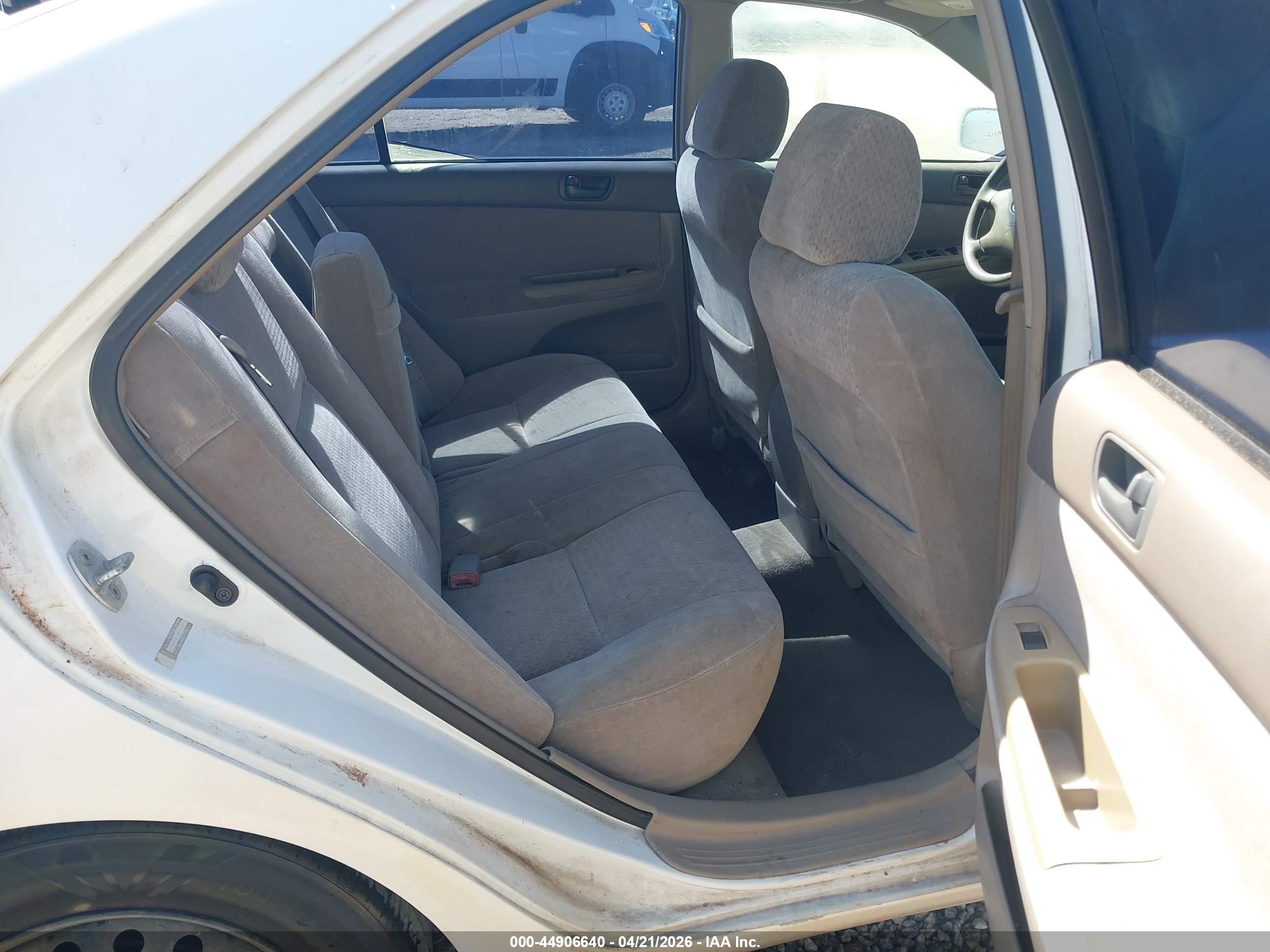 TOYOTA CAMRY image 8