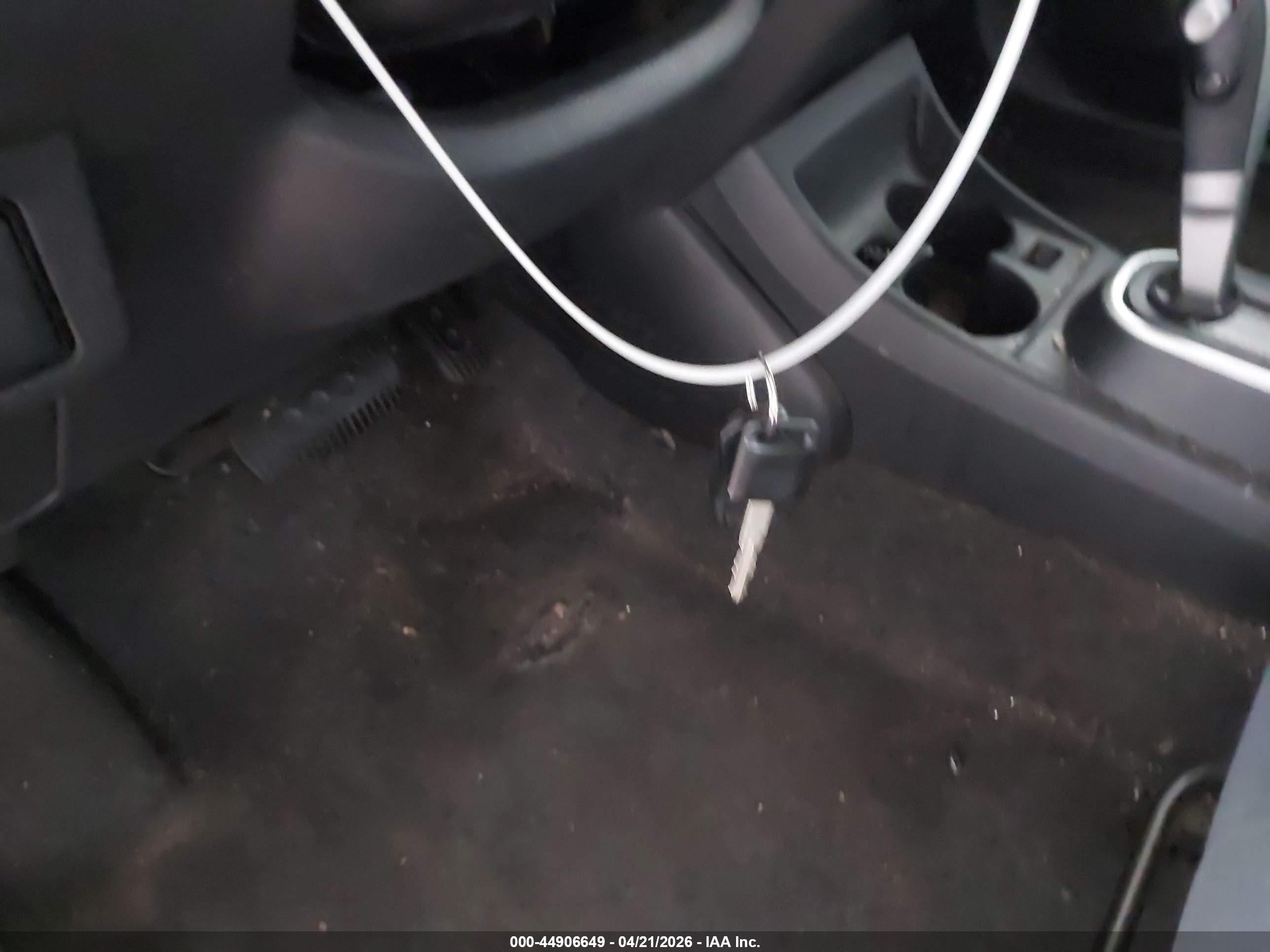 NISSAN VERSA image 11