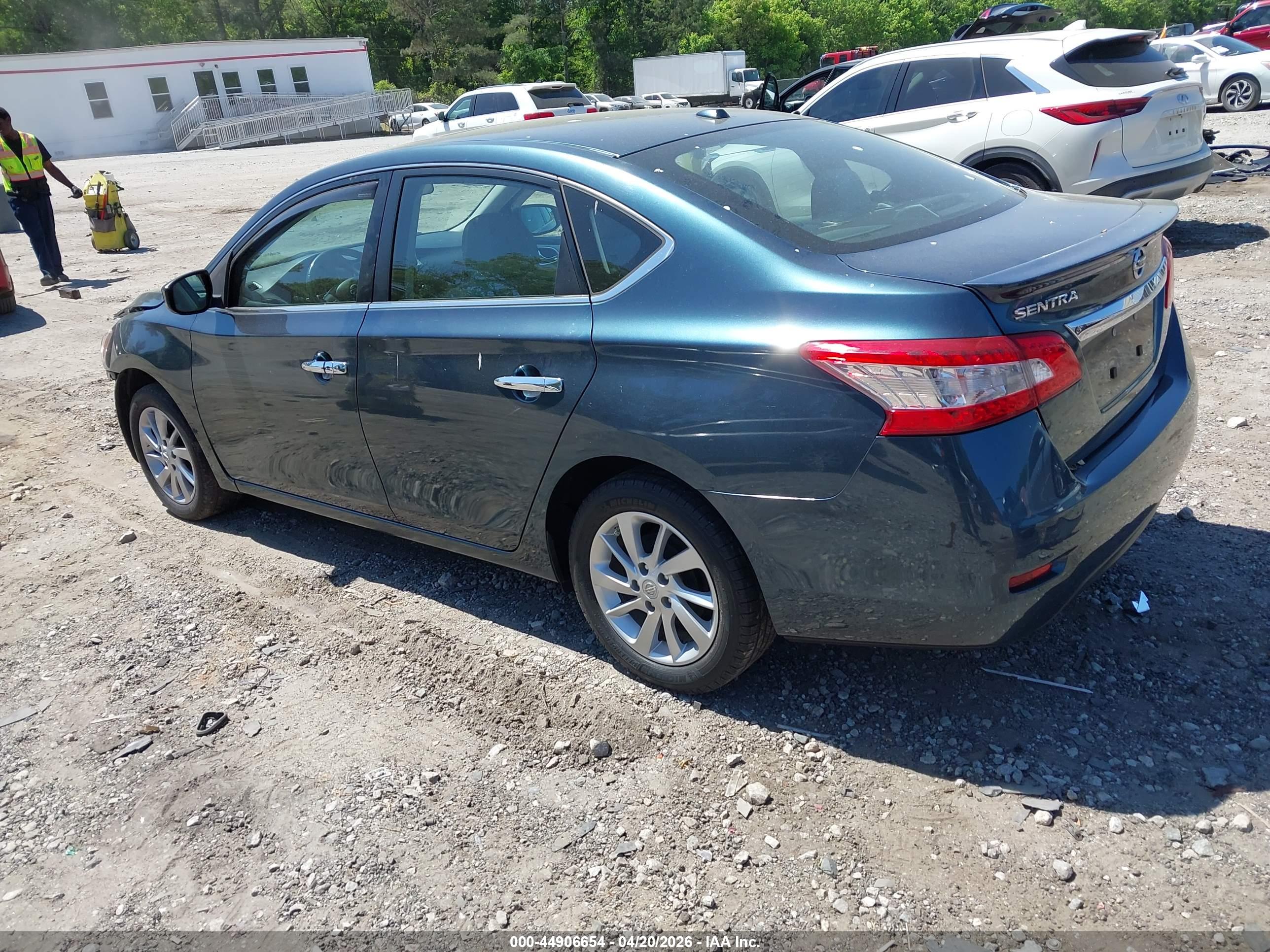 NISSAN SENTRA image 3
