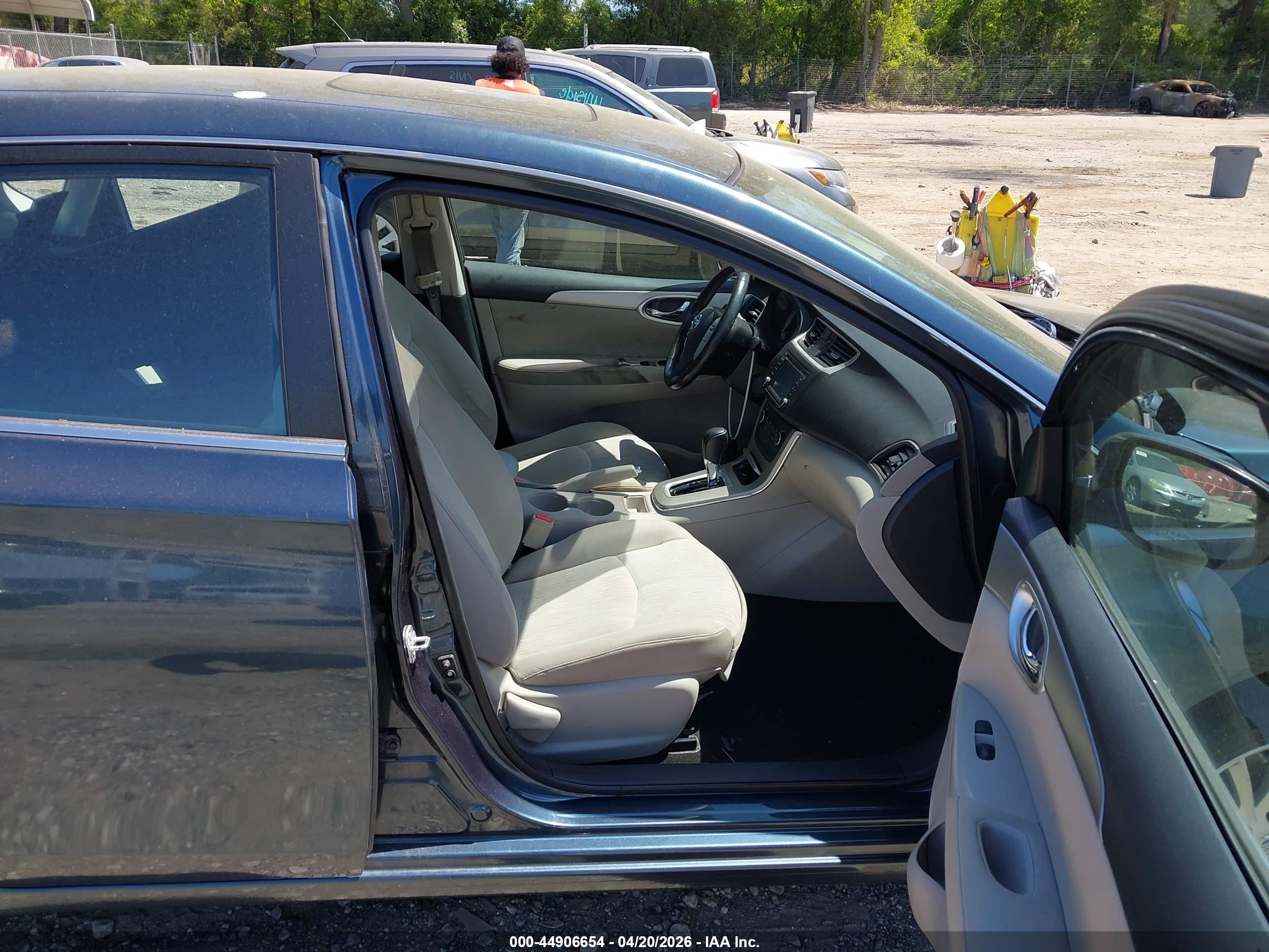 NISSAN SENTRA image 5