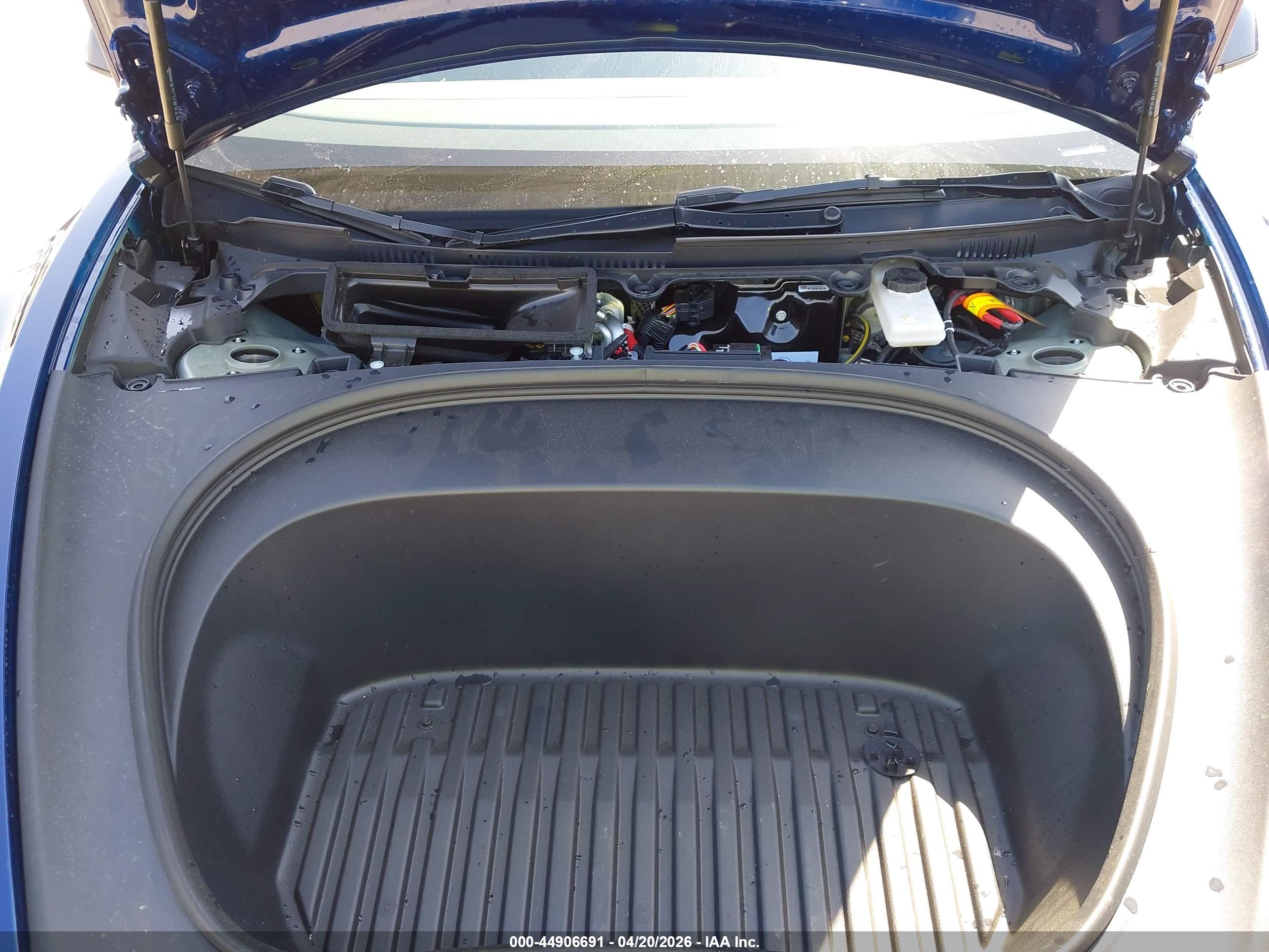TESLA MODEL image 10