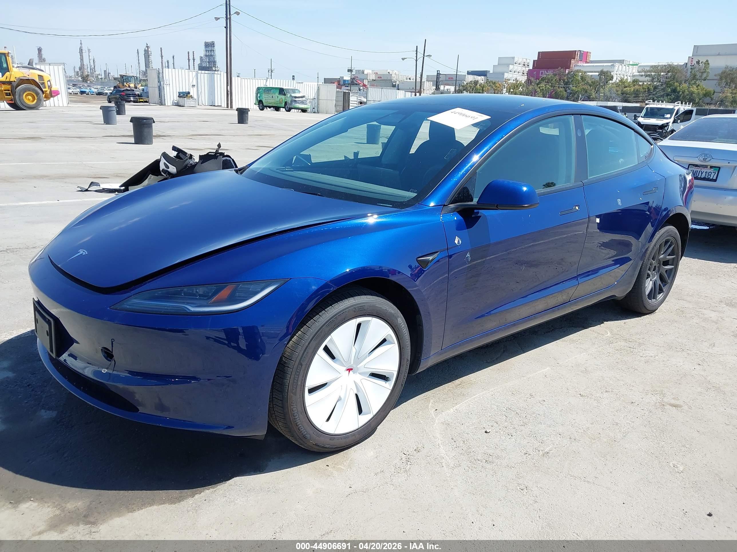 TESLA MODEL image 2