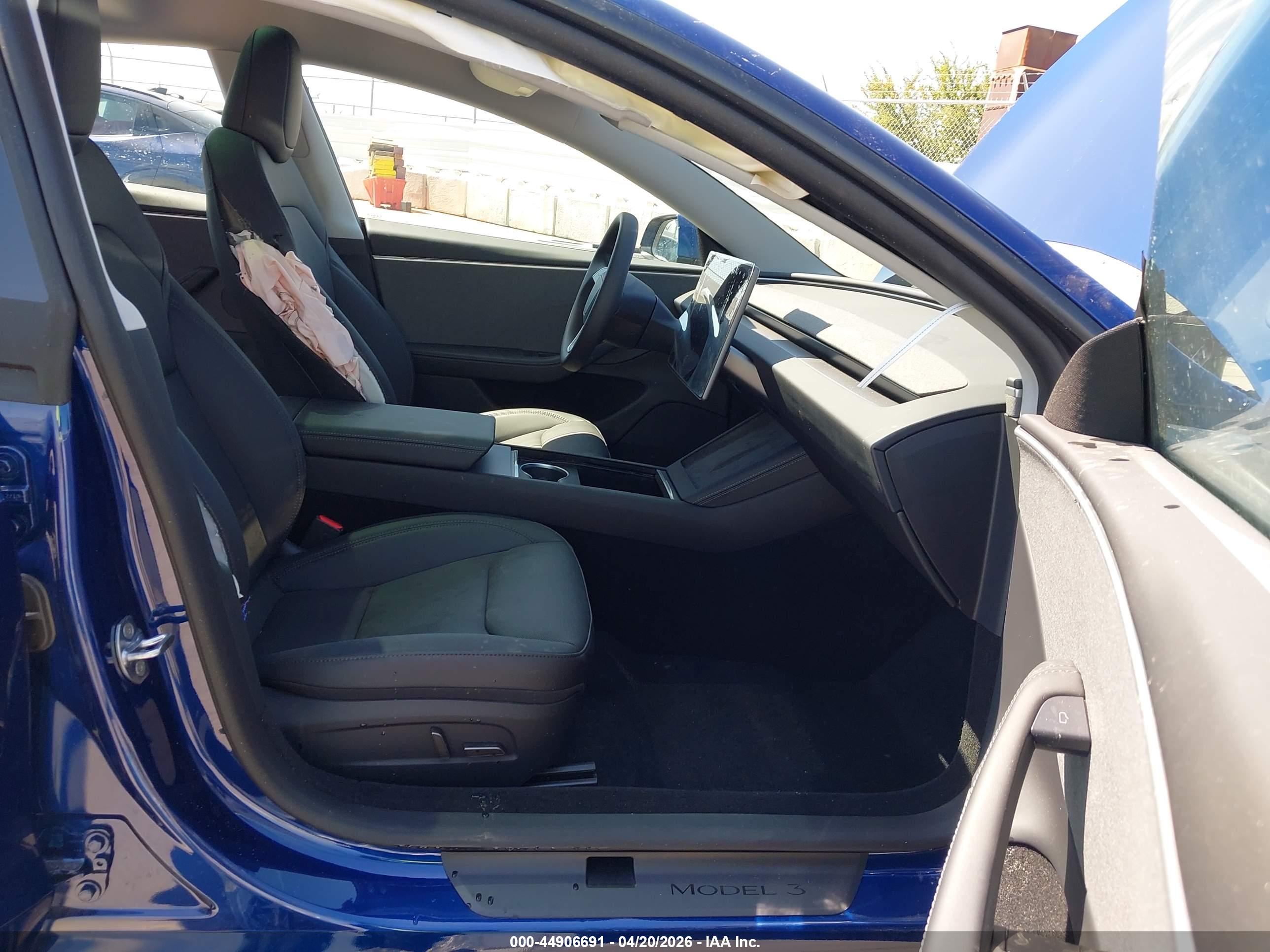 TESLA MODEL image 5