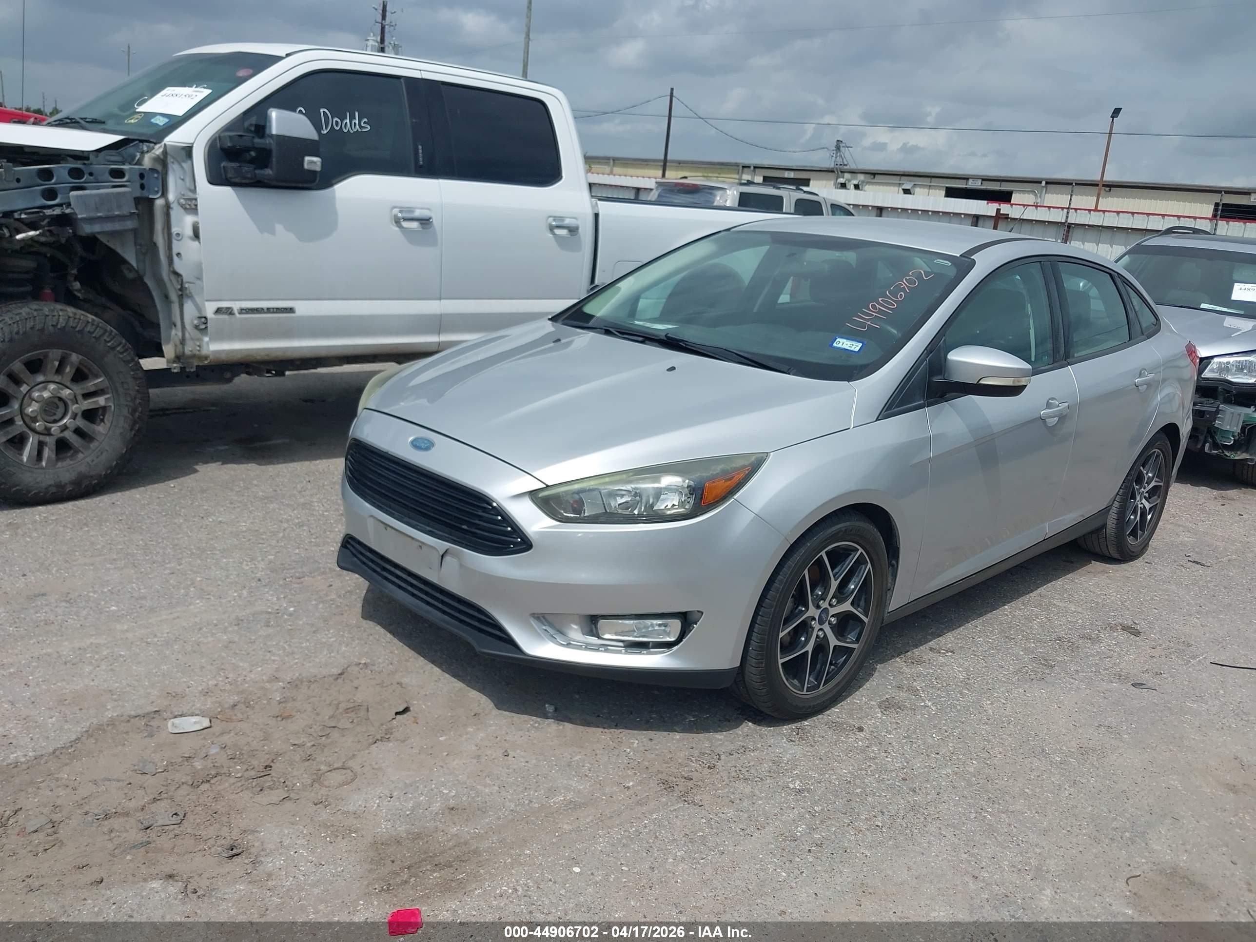 FORD FOCUS image 2