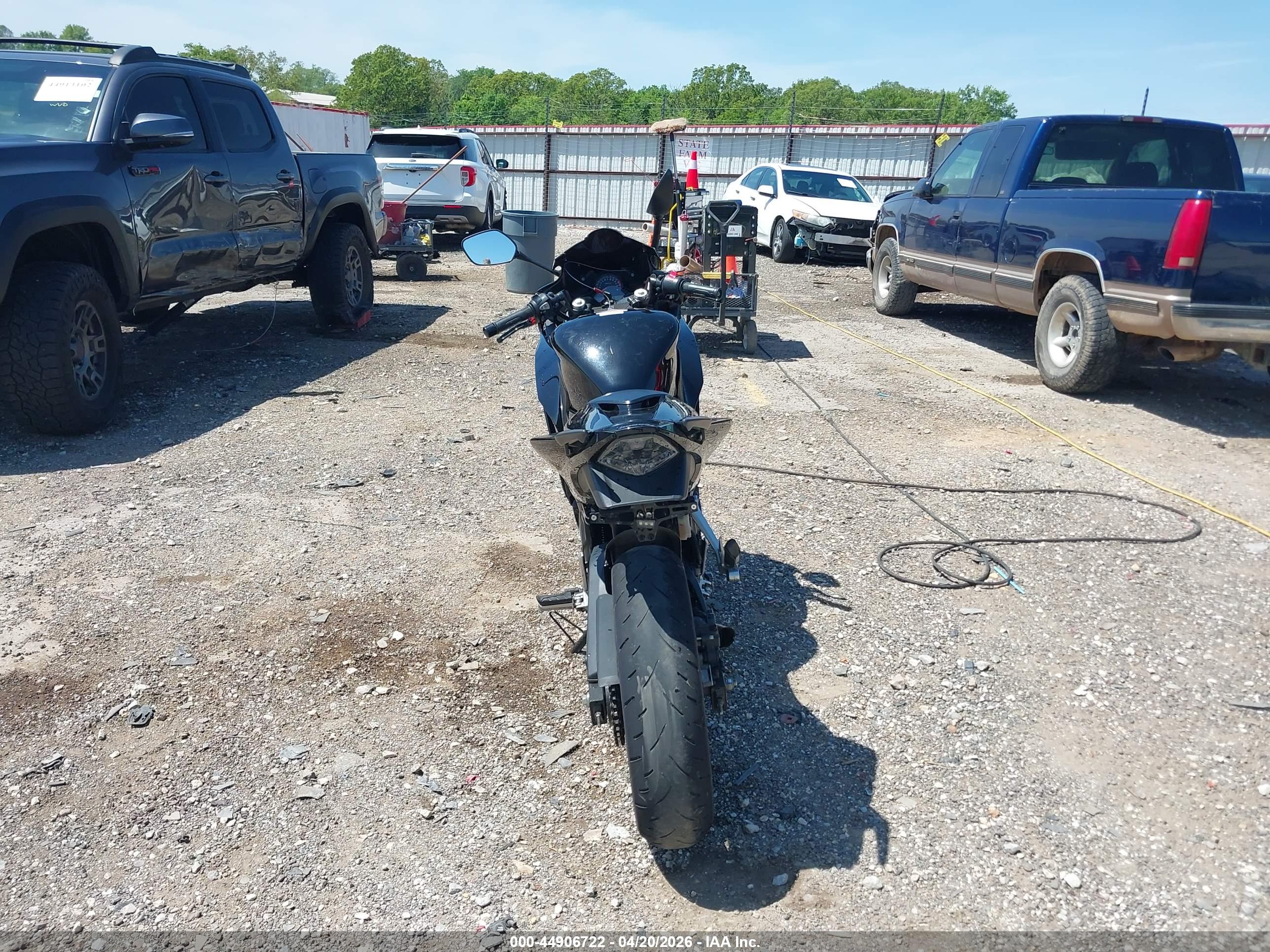 HONDA CBR300 image 6