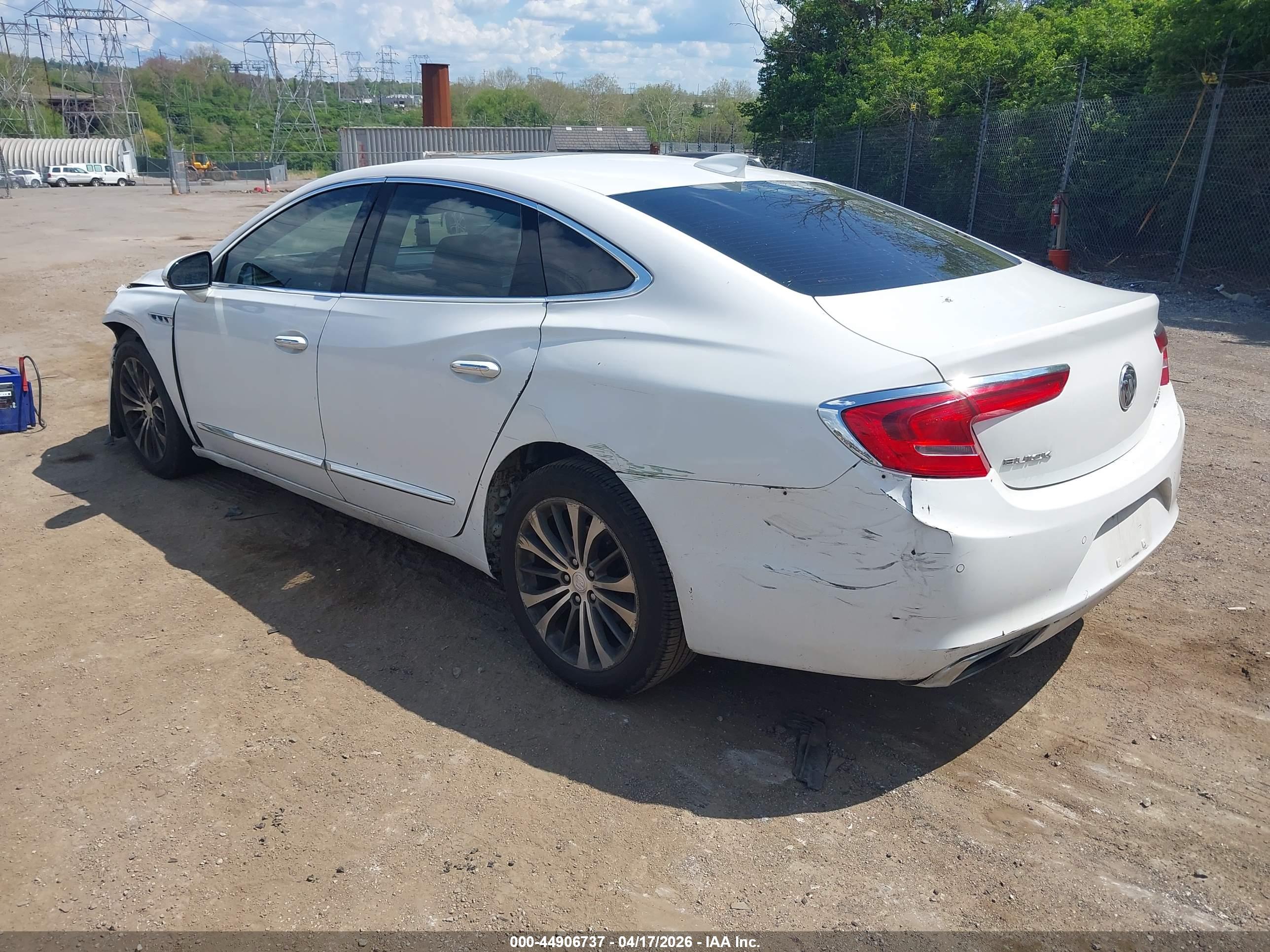 BUICK LACROSSE image 3