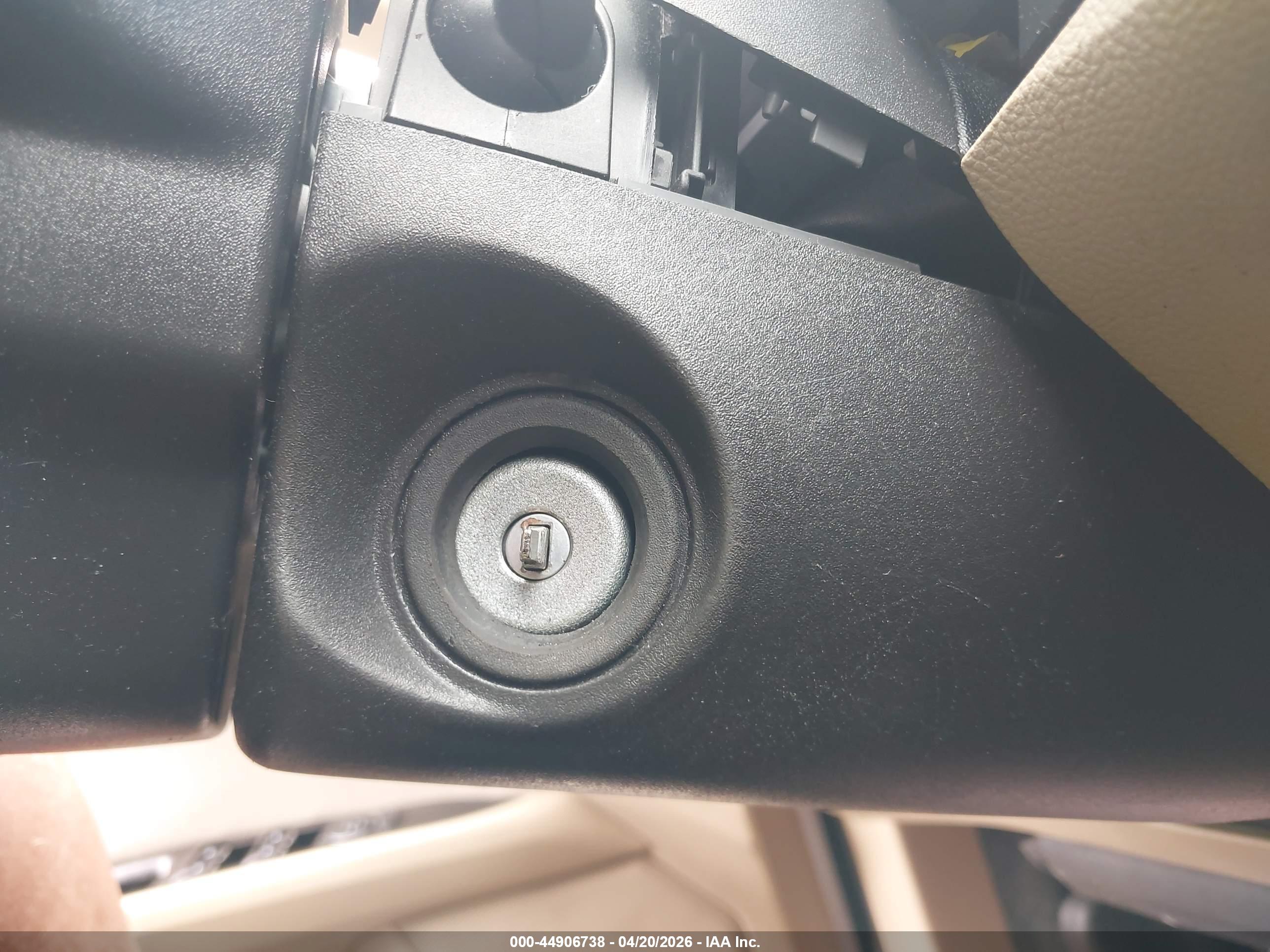 FORD FUSION image 11