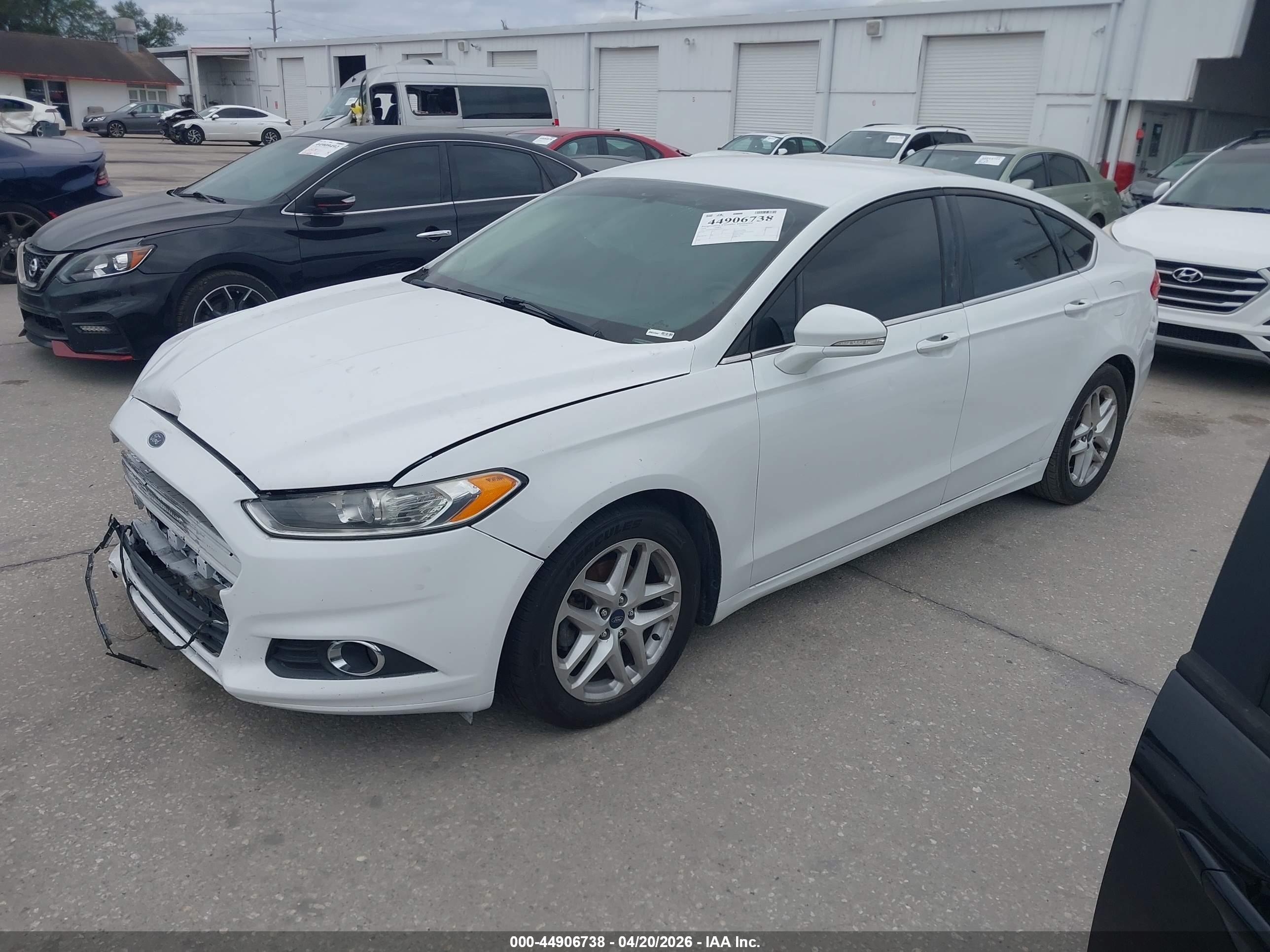 FORD FUSION image 2