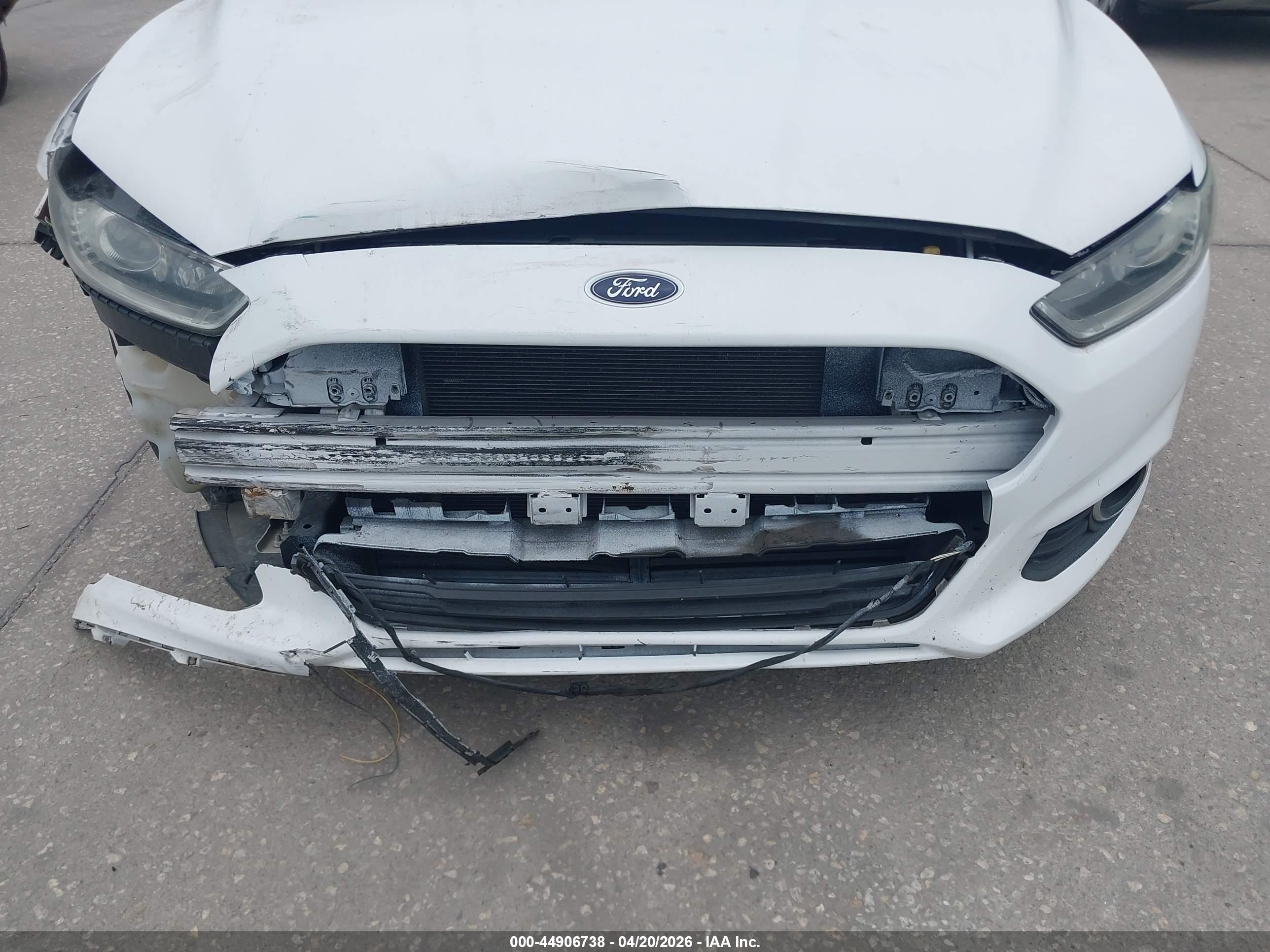 FORD FUSION image 6