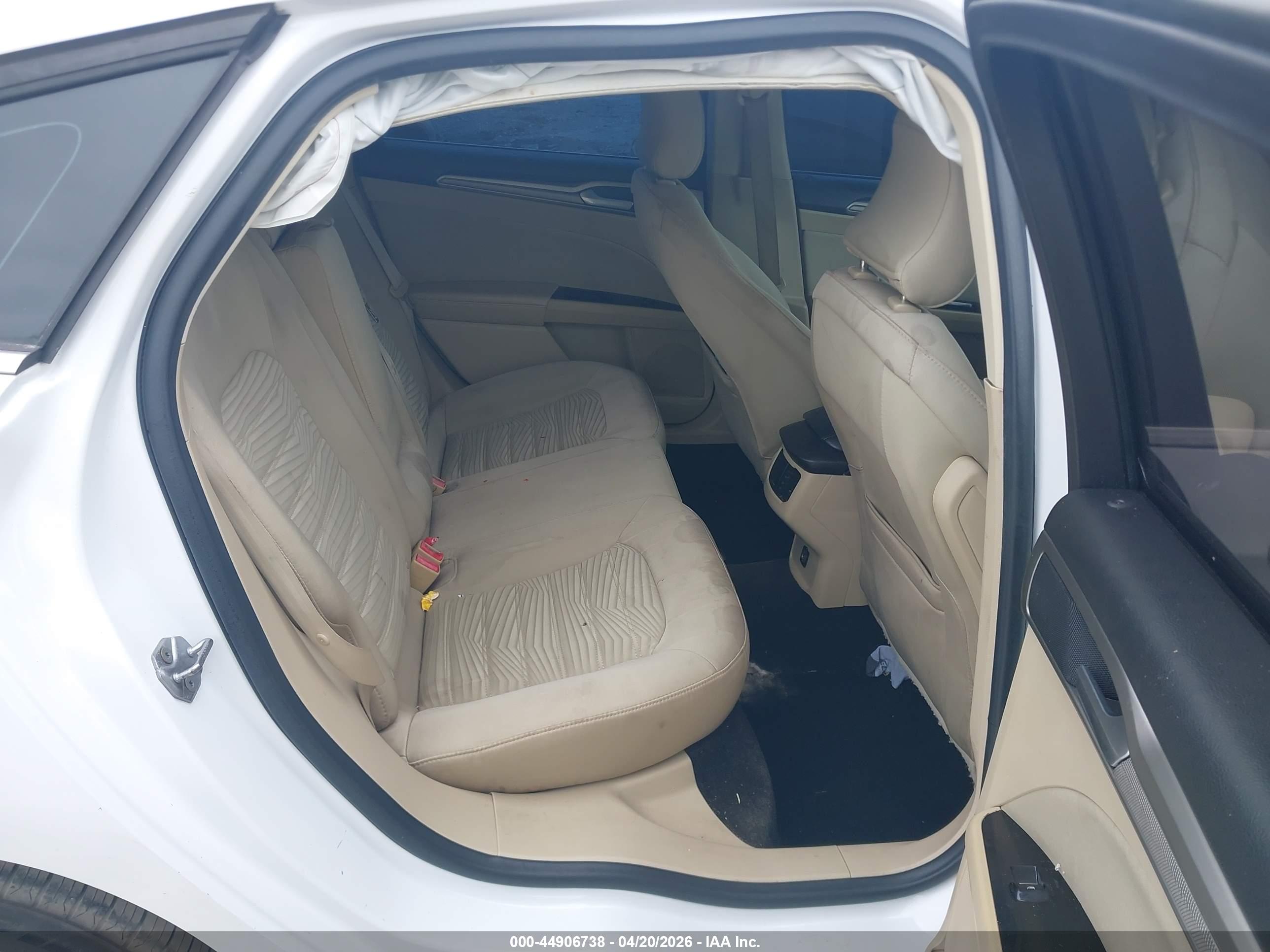 FORD FUSION image 8