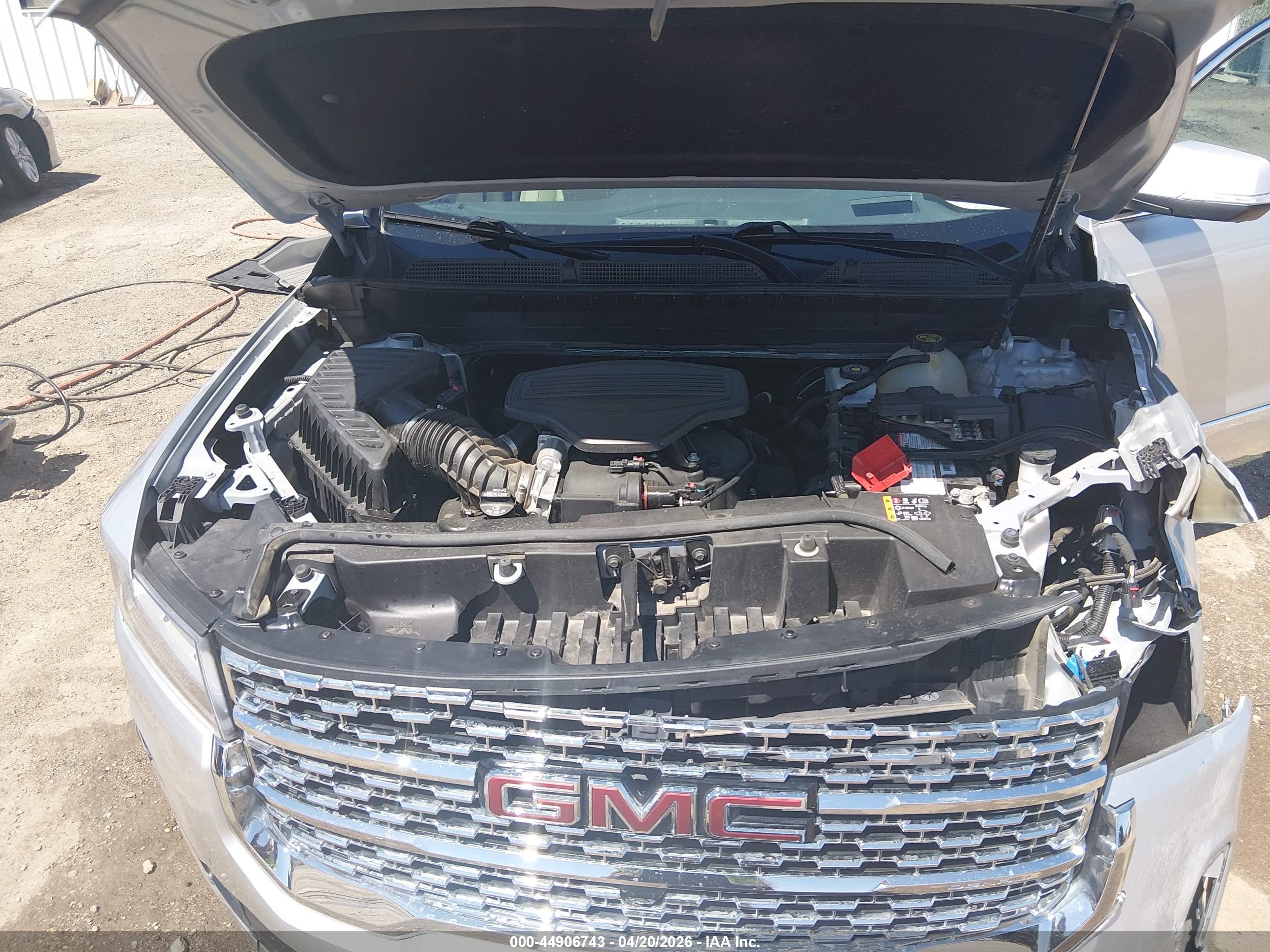 GMC ACADIA image 10