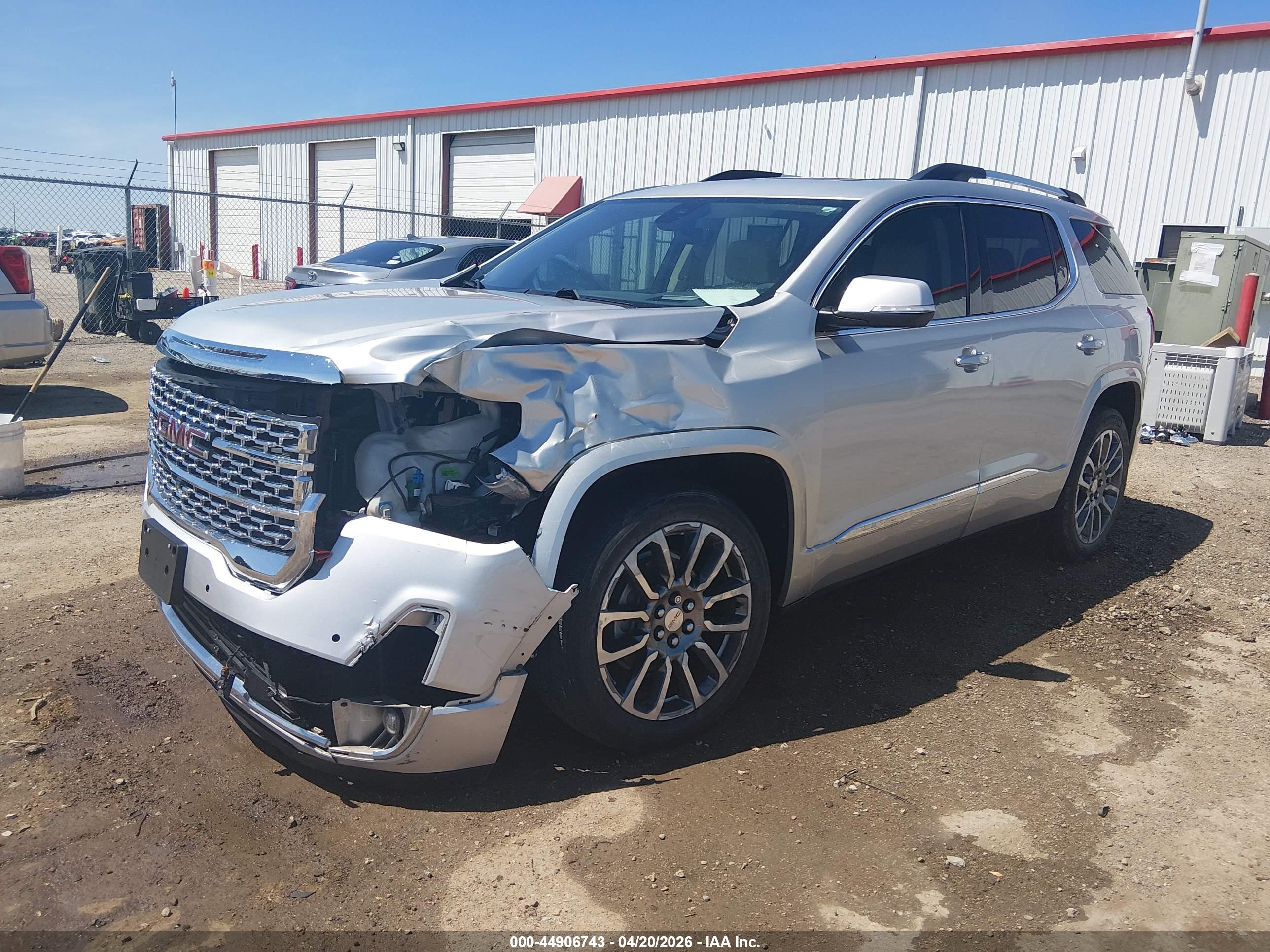 GMC ACADIA image 2