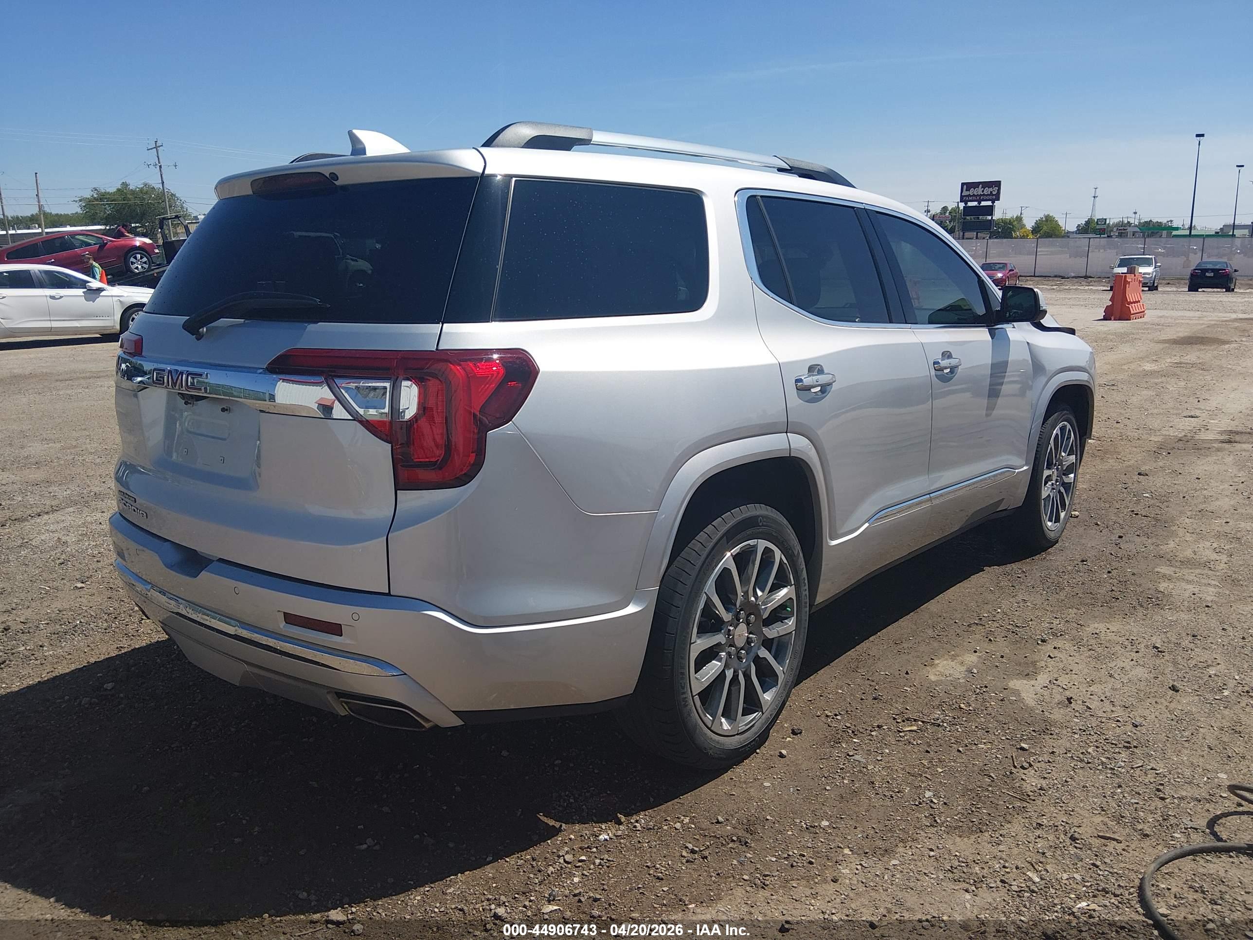 GMC ACADIA image 4