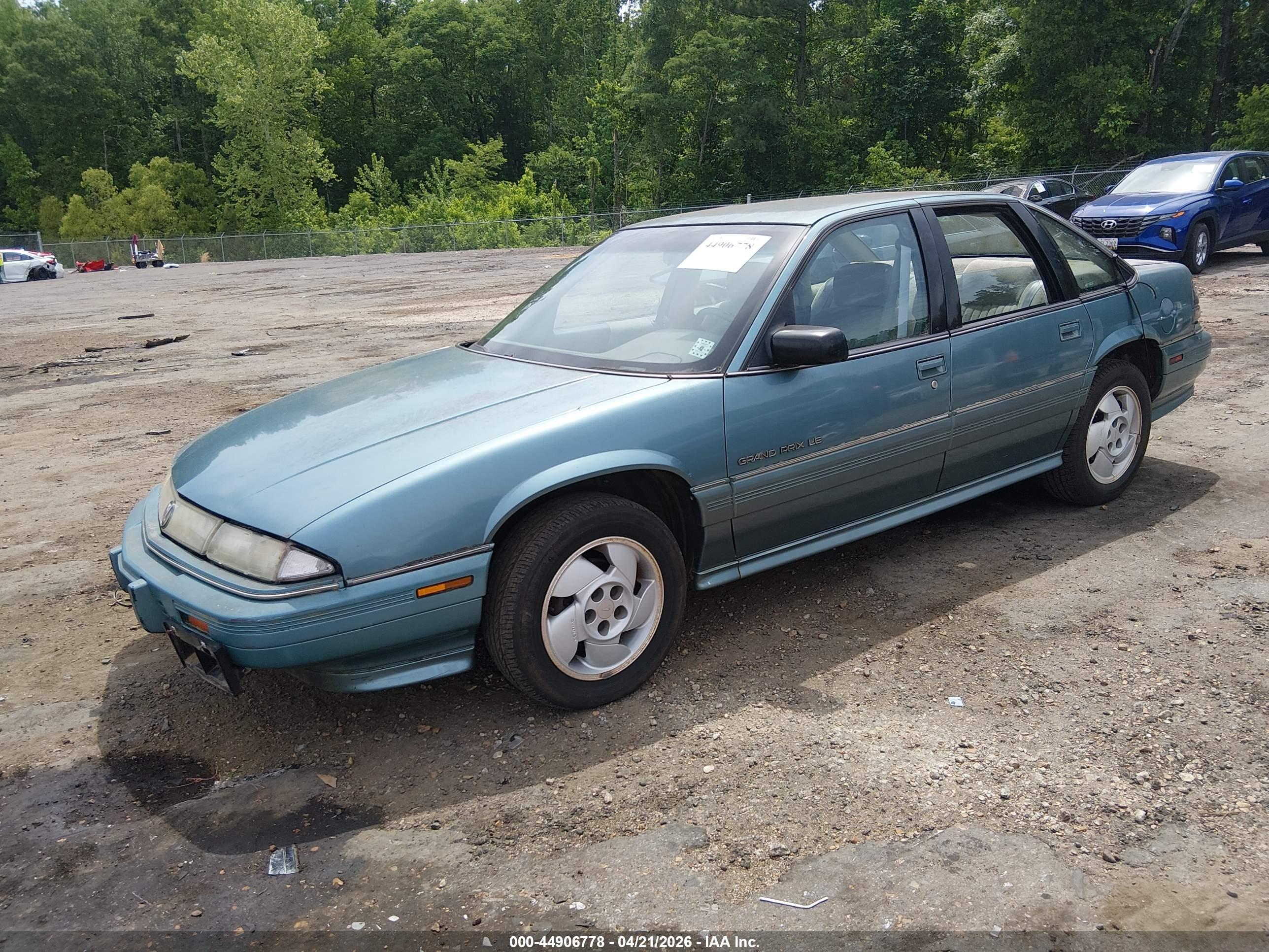 PONTIAC GRAND image 2