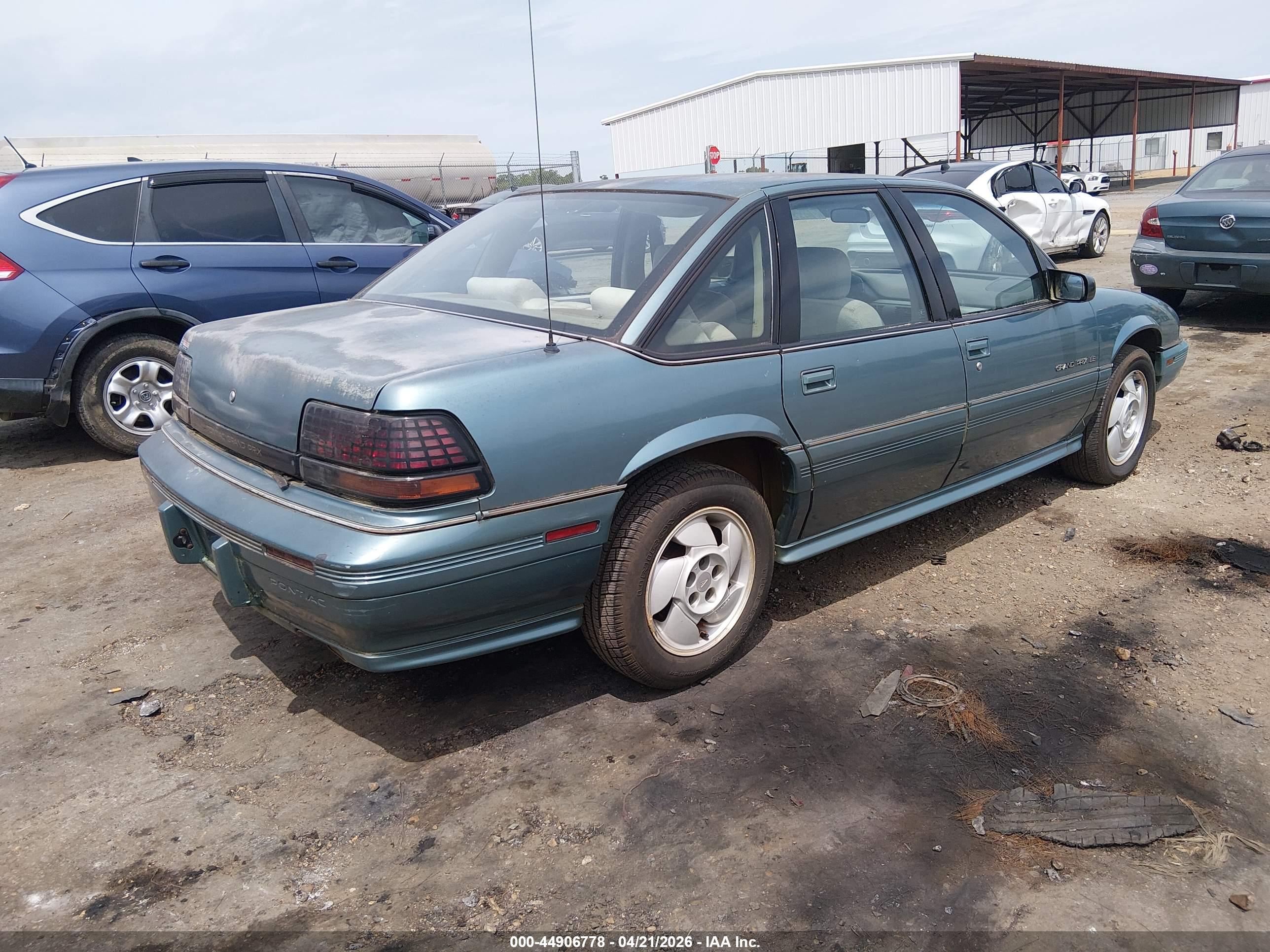 PONTIAC GRAND image 4