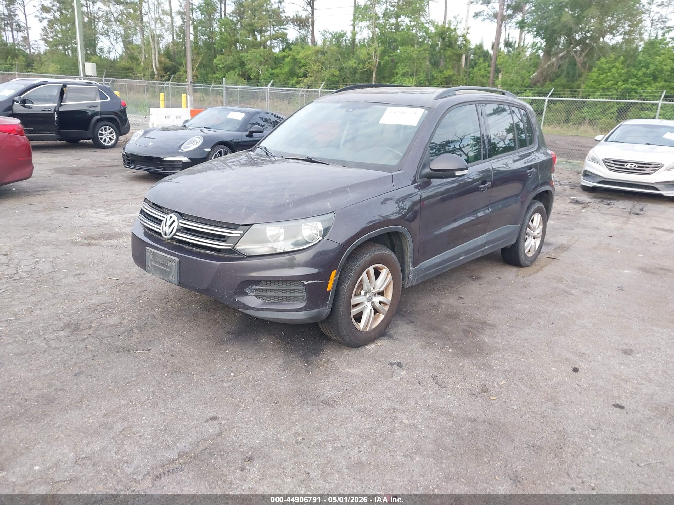 VOLKSWAGEN TIGUAN image 2