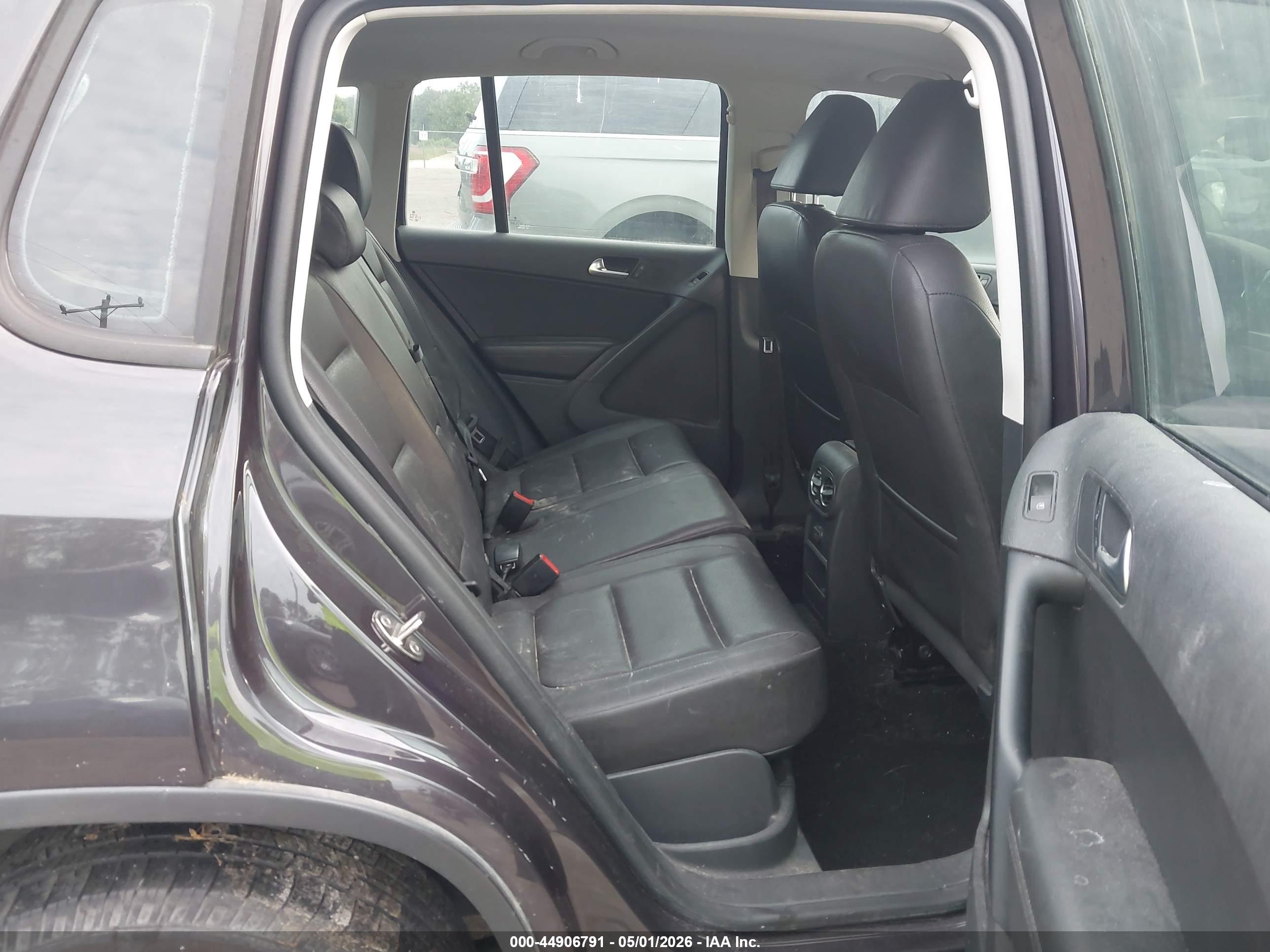 VOLKSWAGEN TIGUAN image 8