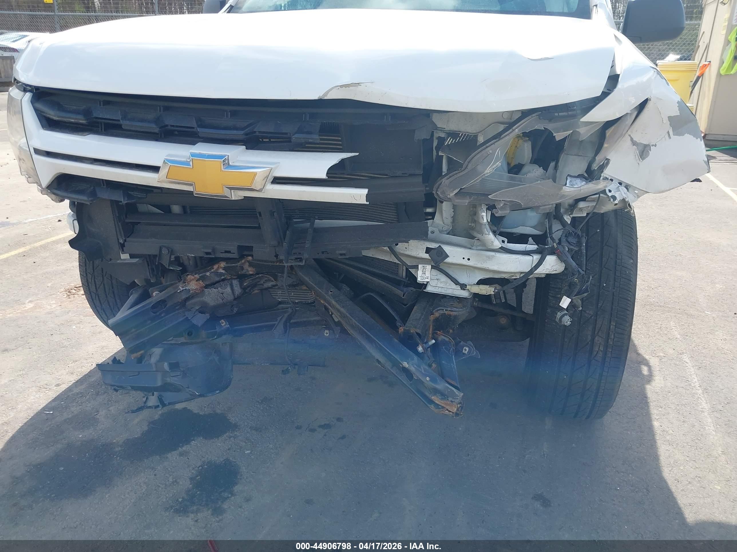 CHEVROLET COLORADO image 6