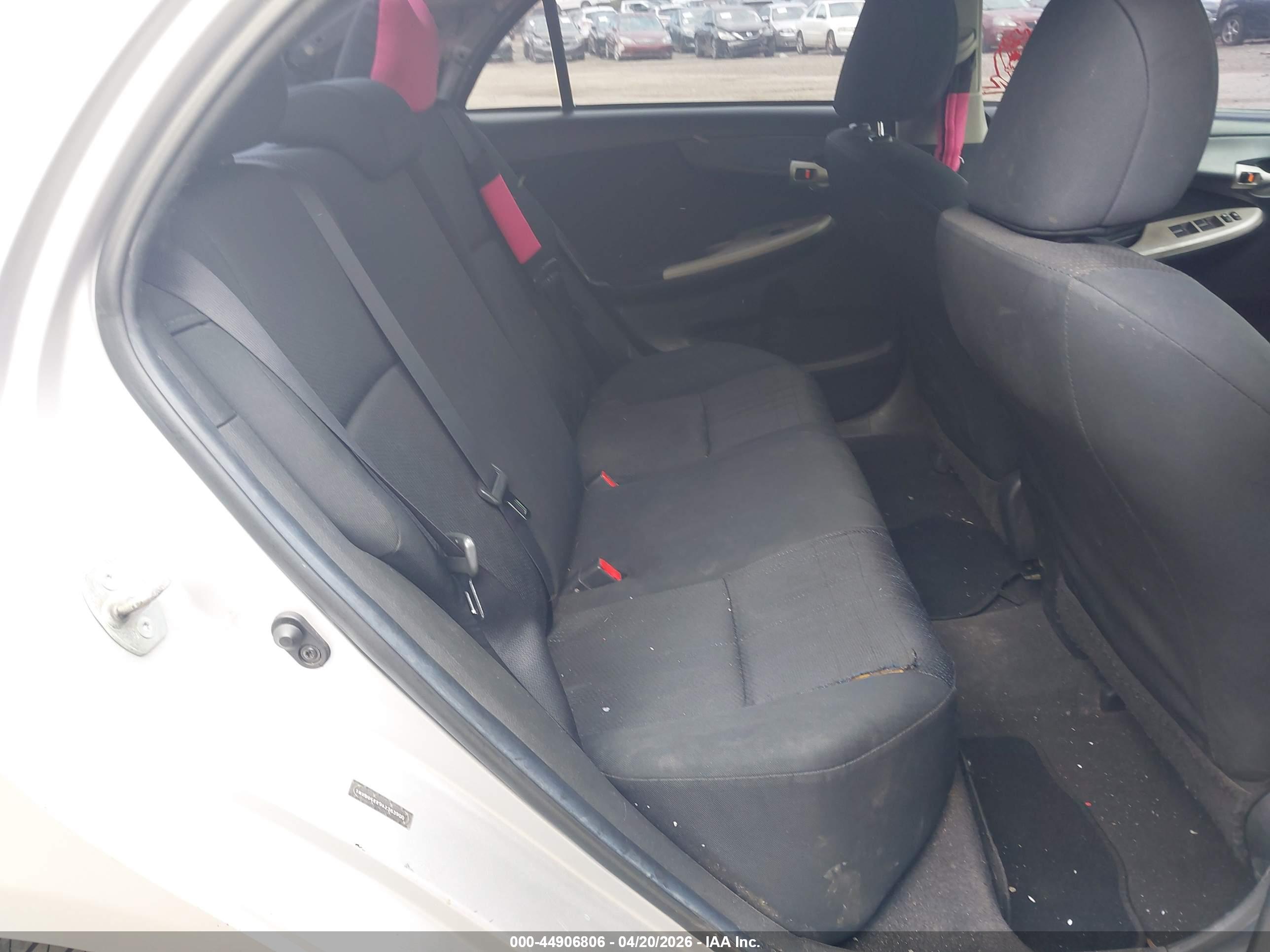 TOYOTA COROLLA image 8