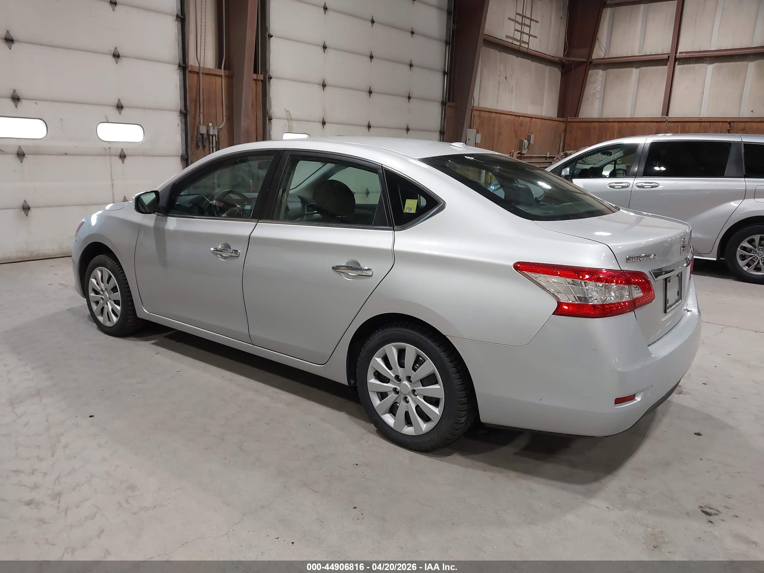 NISSAN SENTRA image 3