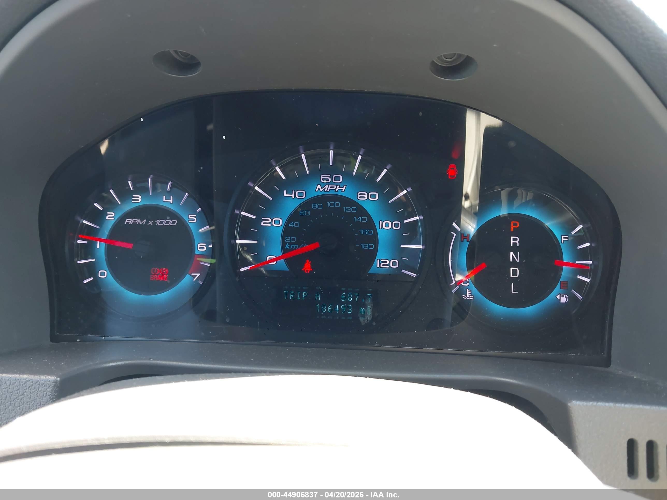 FORD FUSION image 7