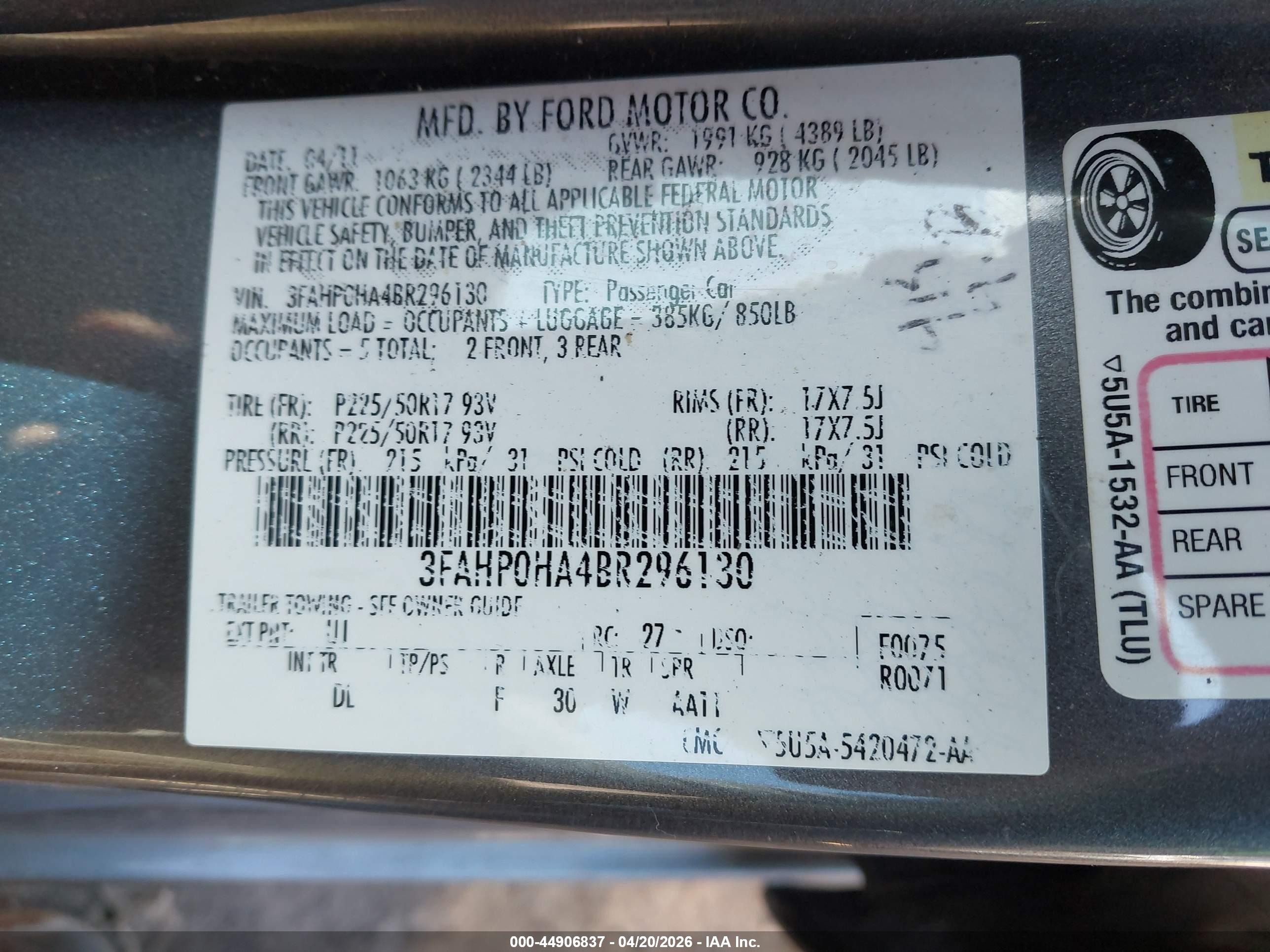 FORD FUSION image 9