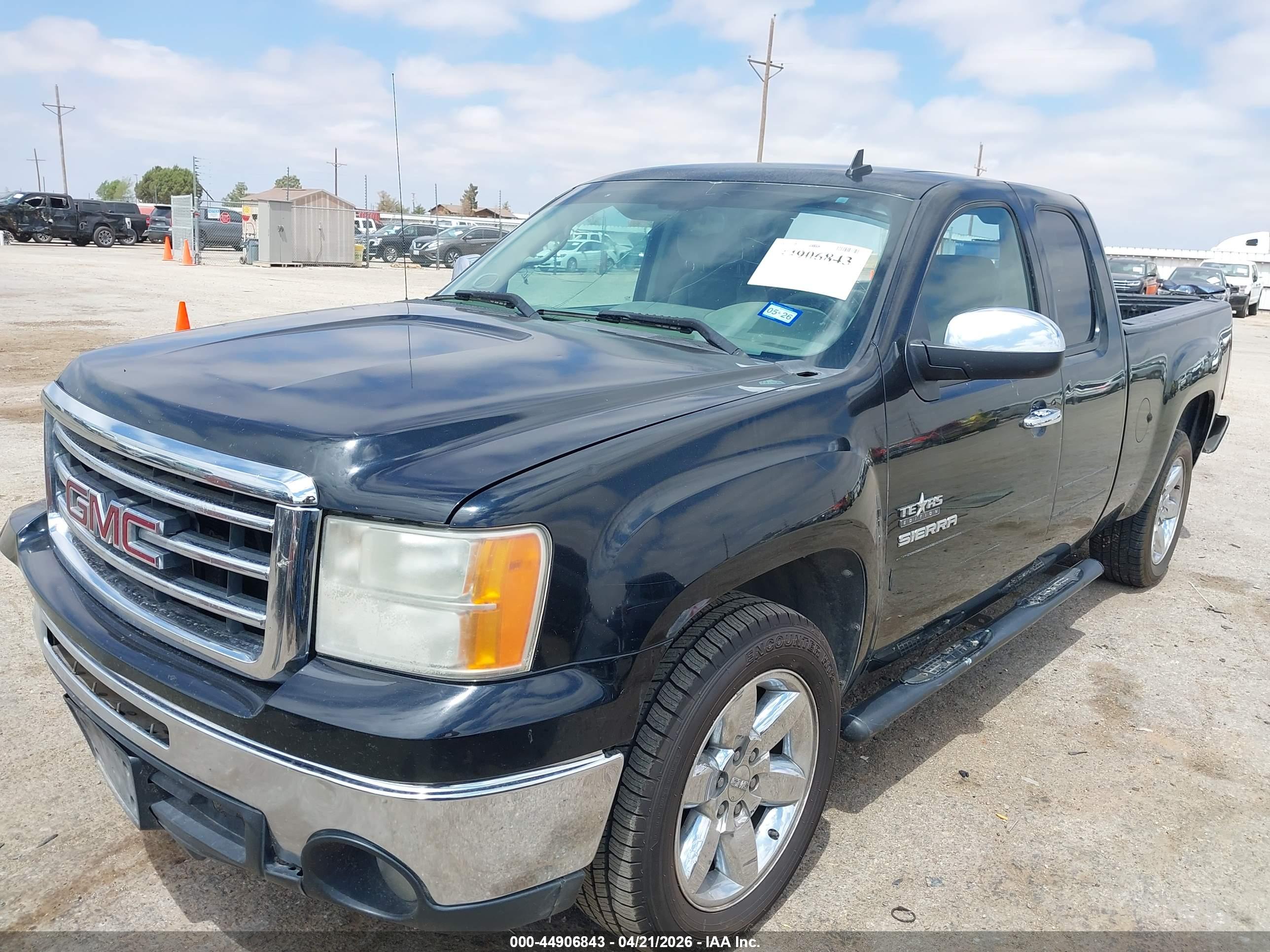 GMC SIERRA image 2