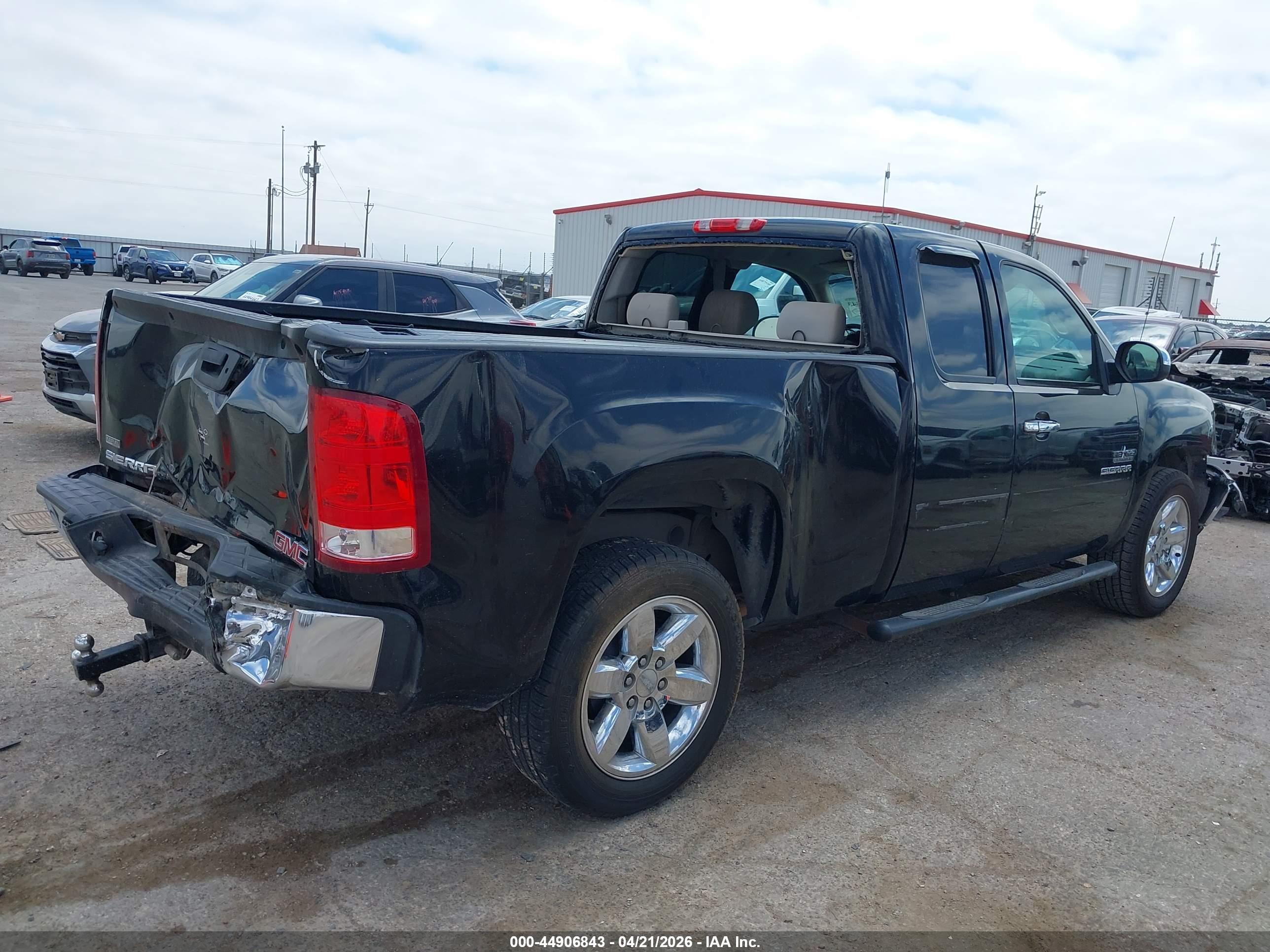 GMC SIERRA image 4