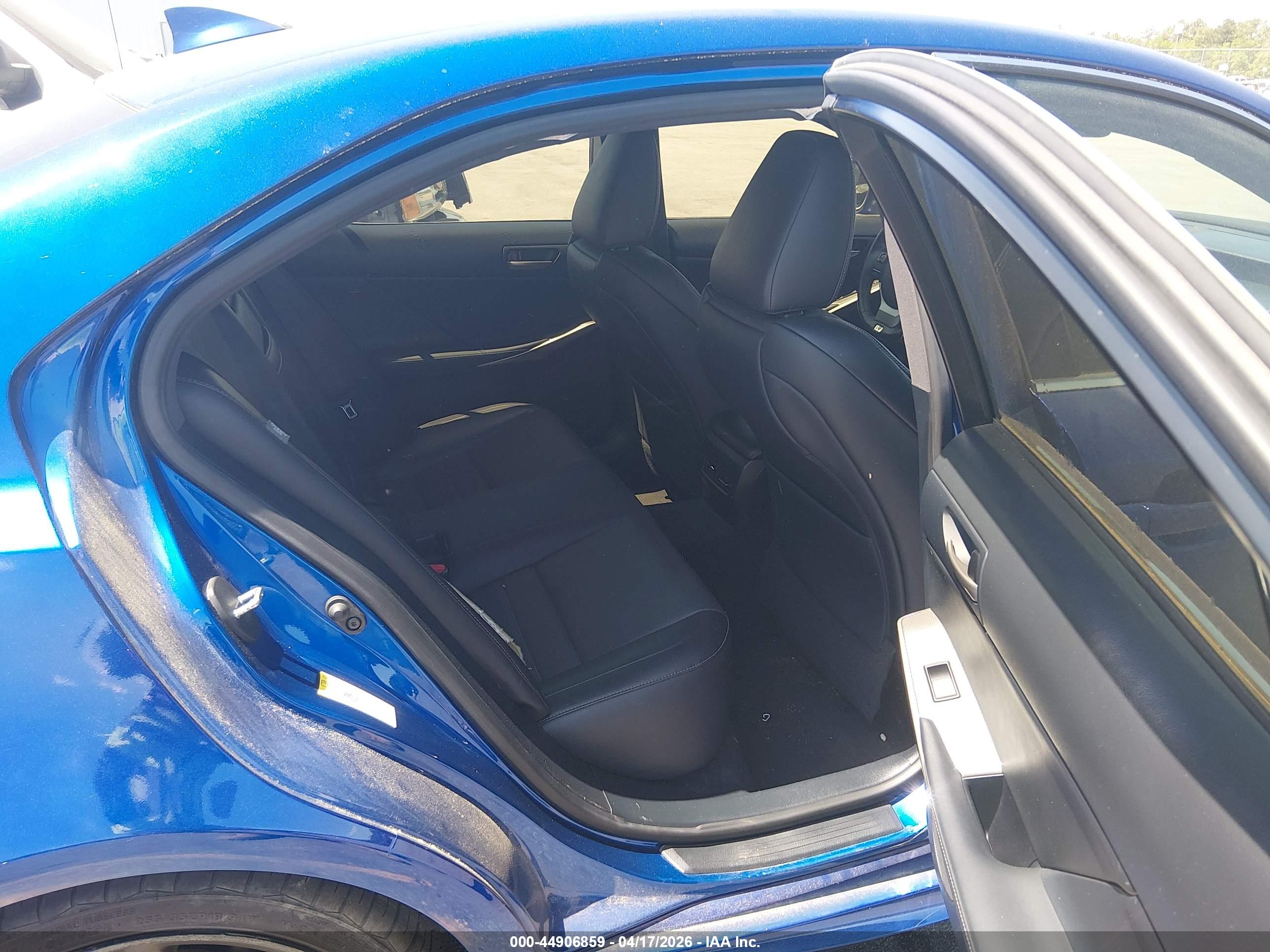 LEXUS IS image 8