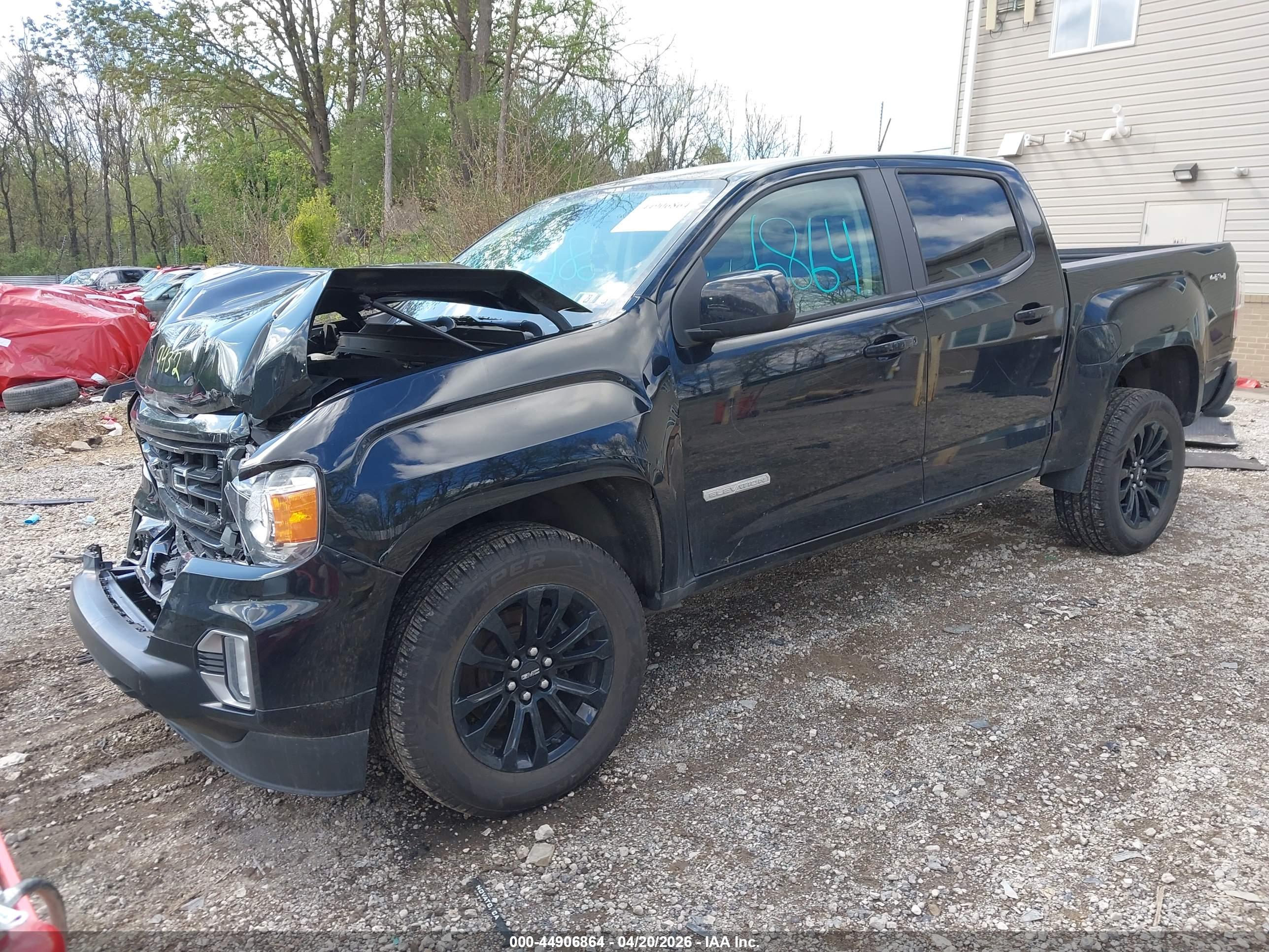 GMC CANYON image 2