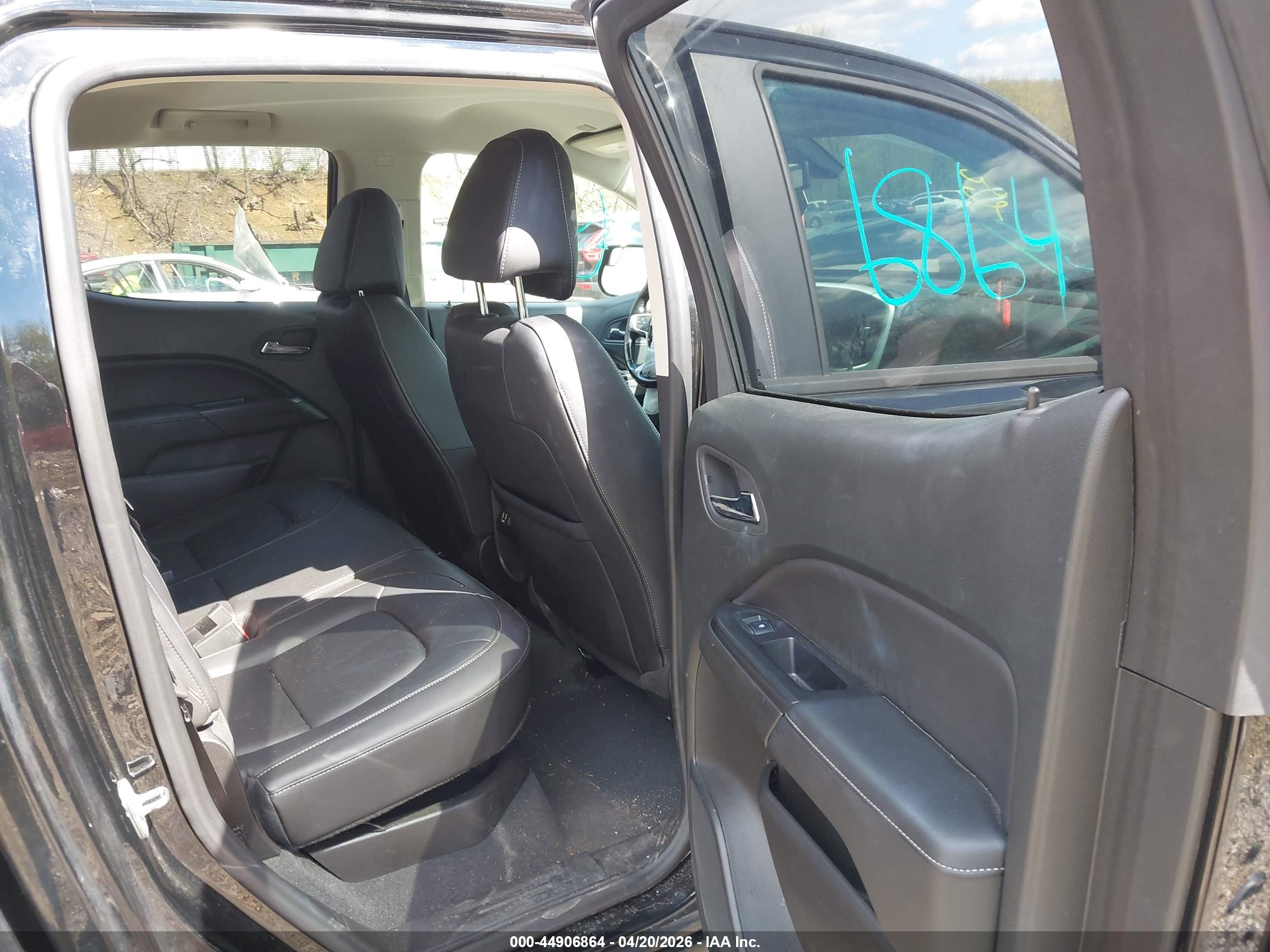 GMC CANYON image 8