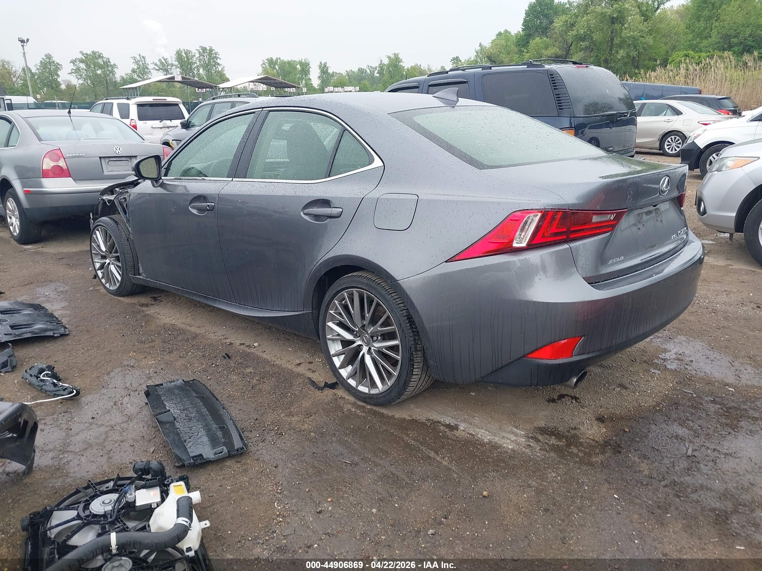 LEXUS IS image 3