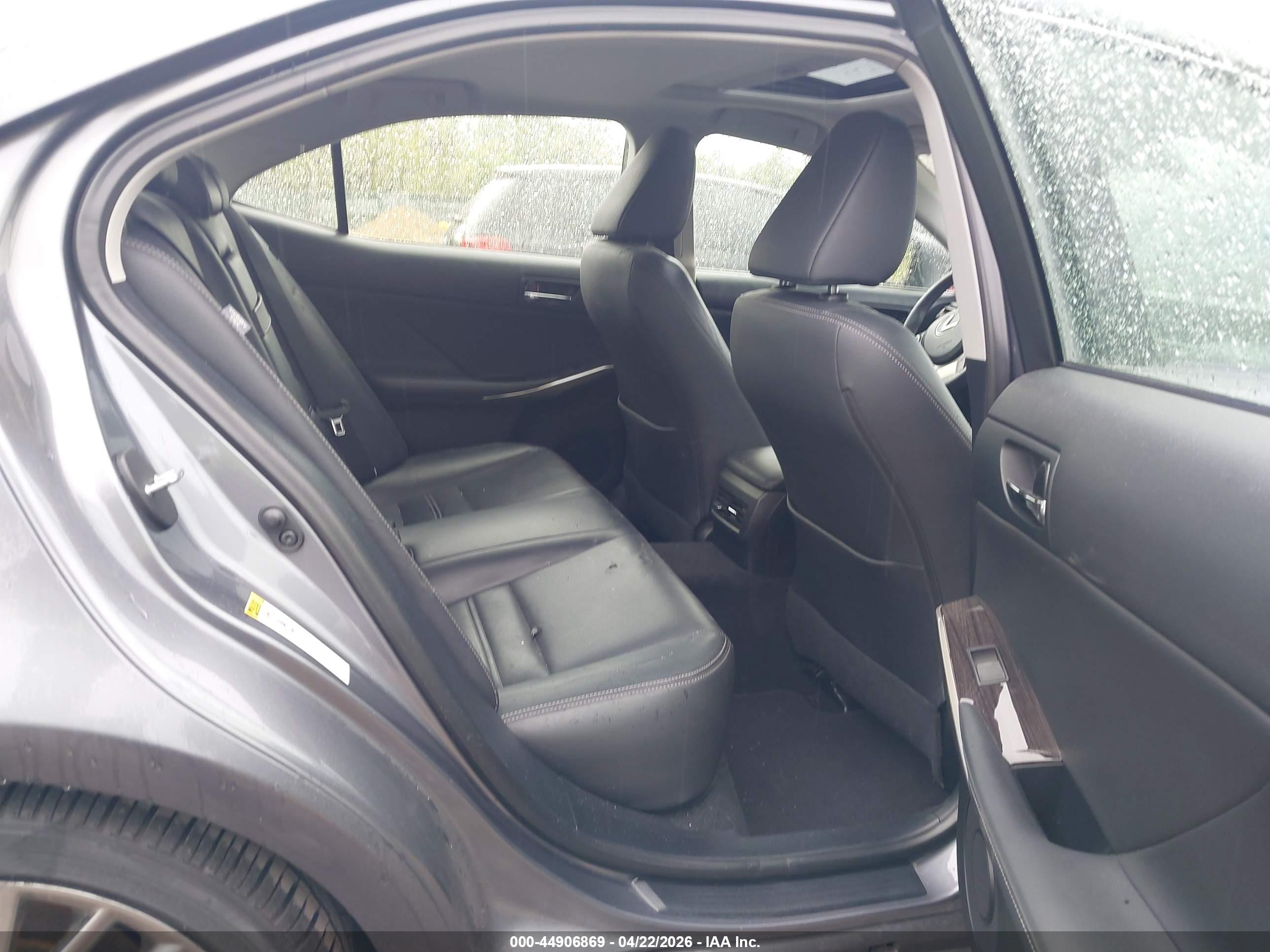 LEXUS IS image 8