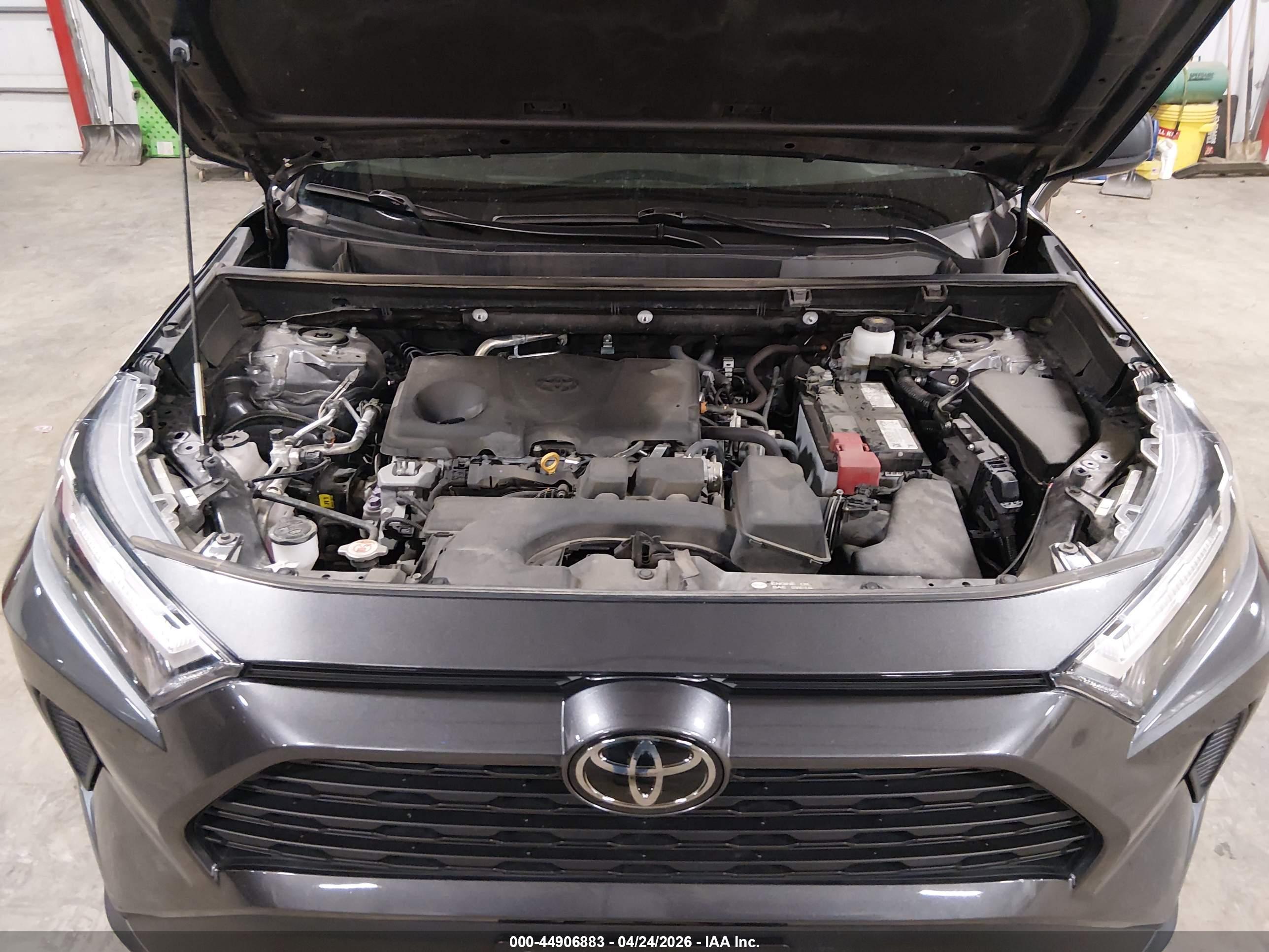 TOYOTA RAV4 image 10