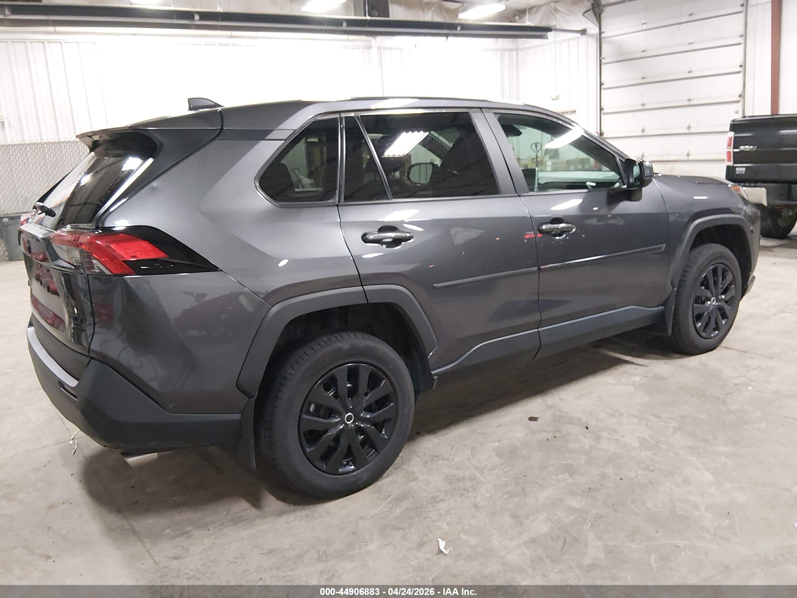 TOYOTA RAV4 image 4