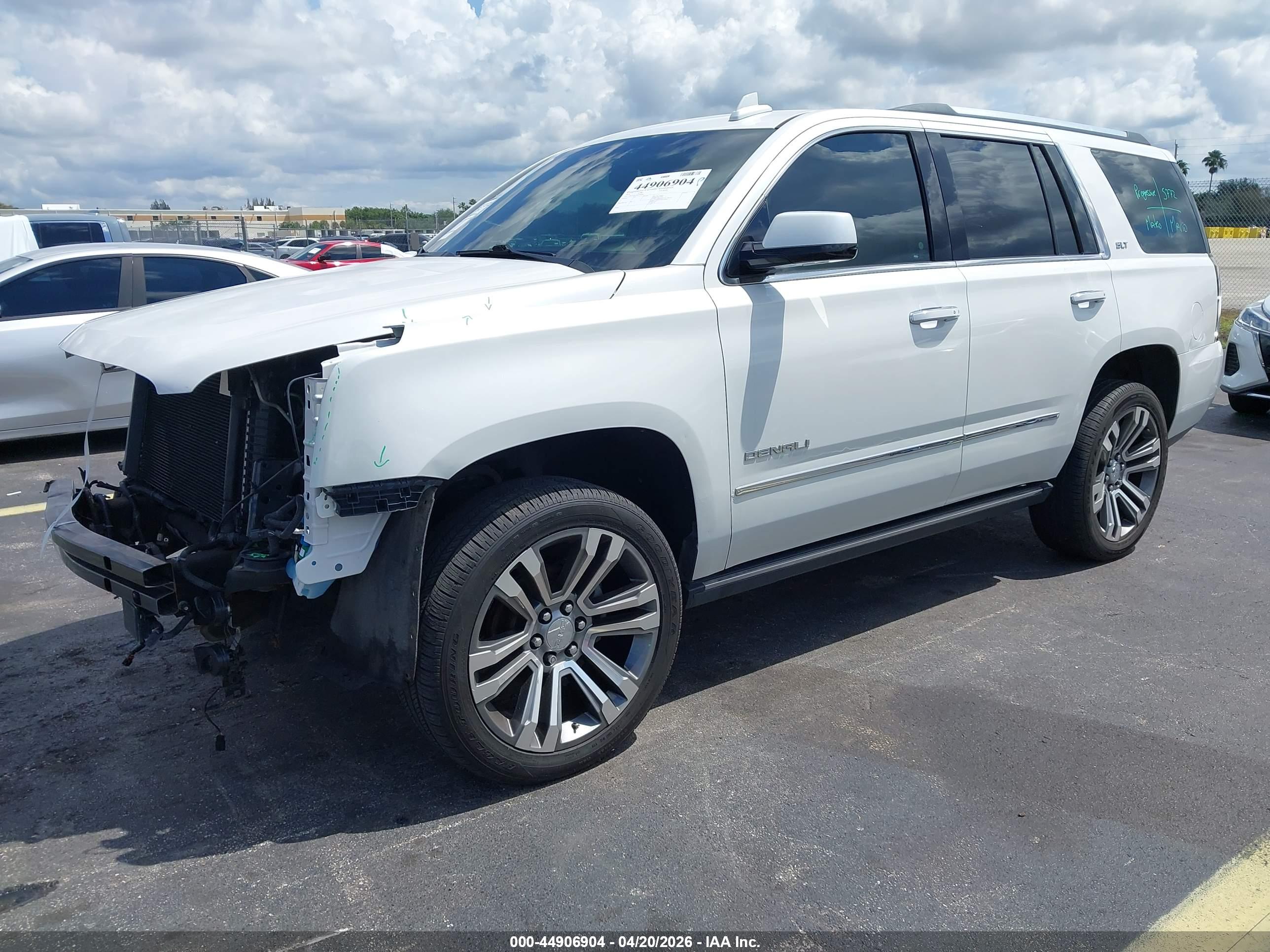 GMC YUKON image 2