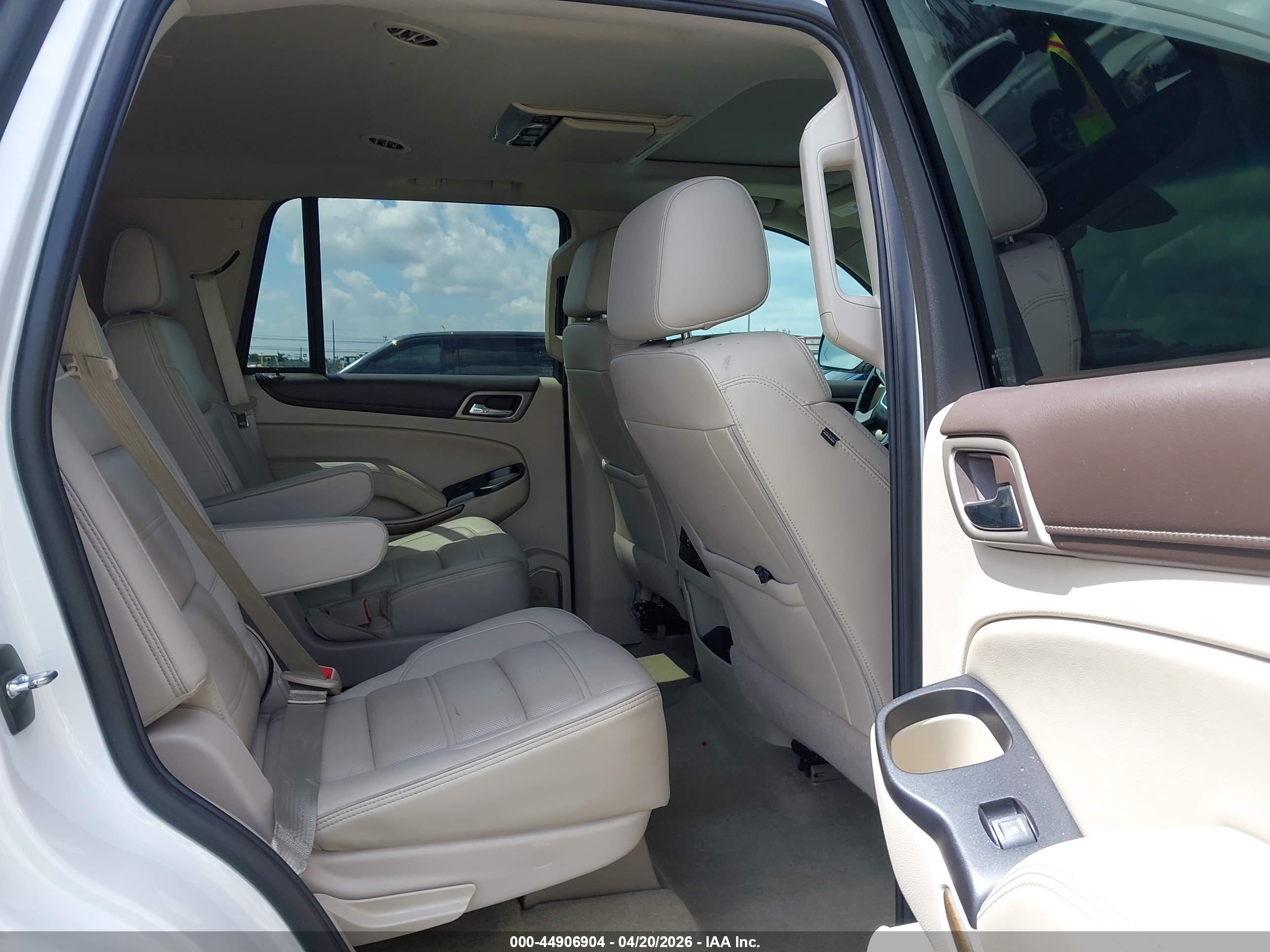 GMC YUKON image 8