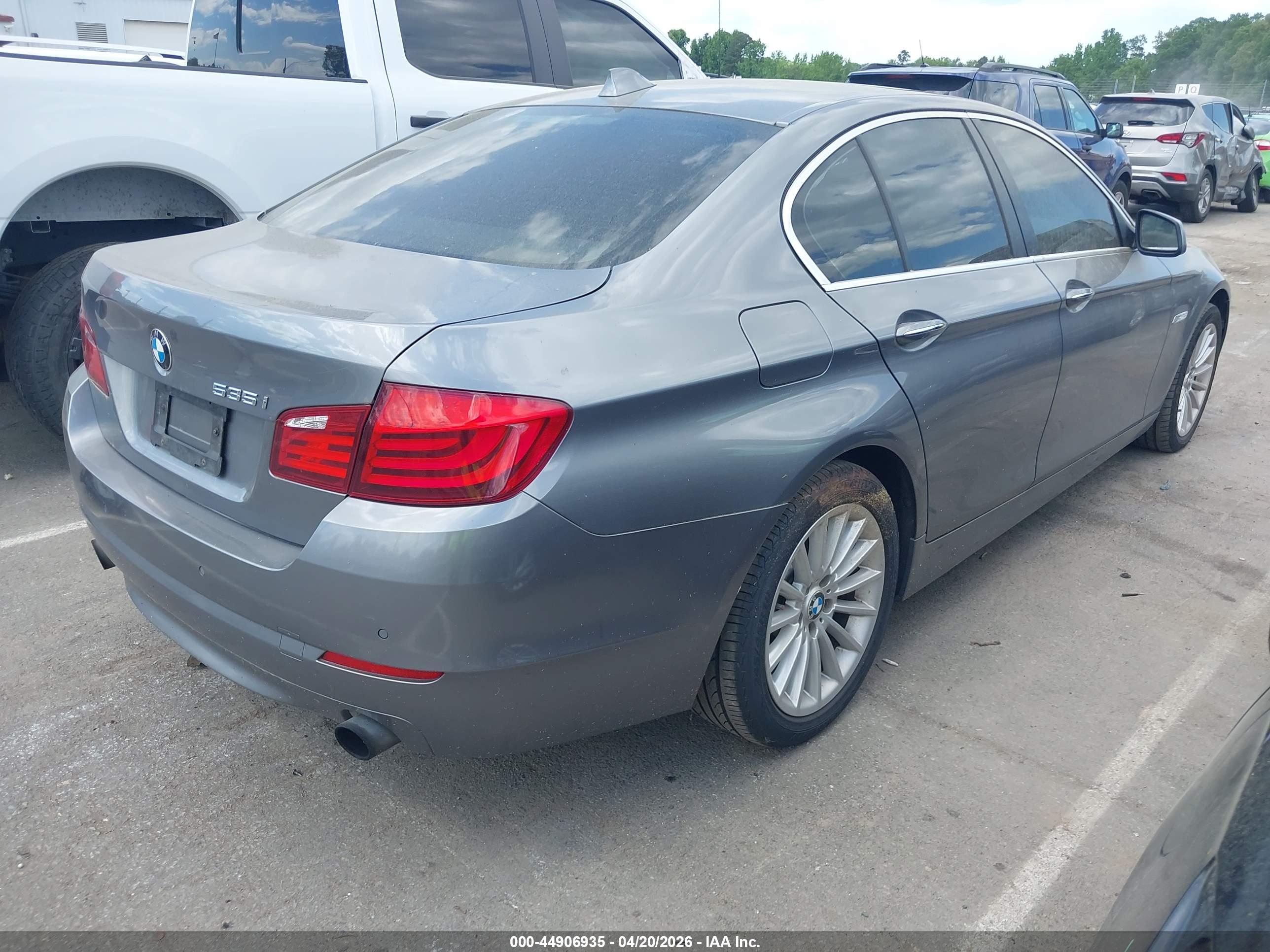 BMW 535I image 4