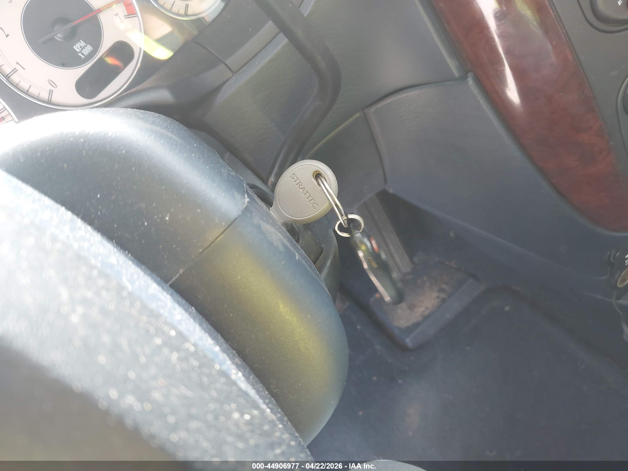 CHRYSLER TOWN image 11