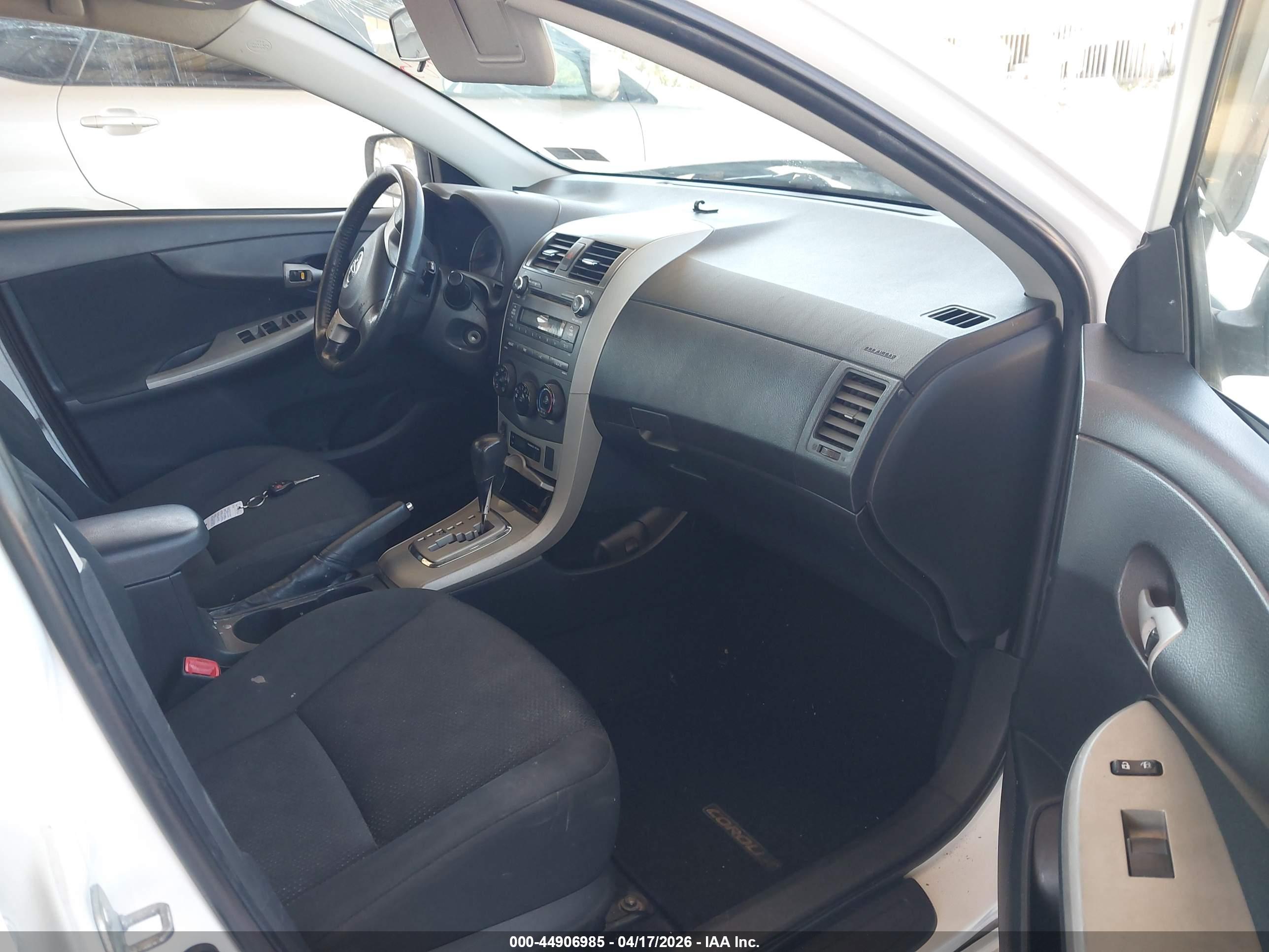 TOYOTA COROLLA image 5