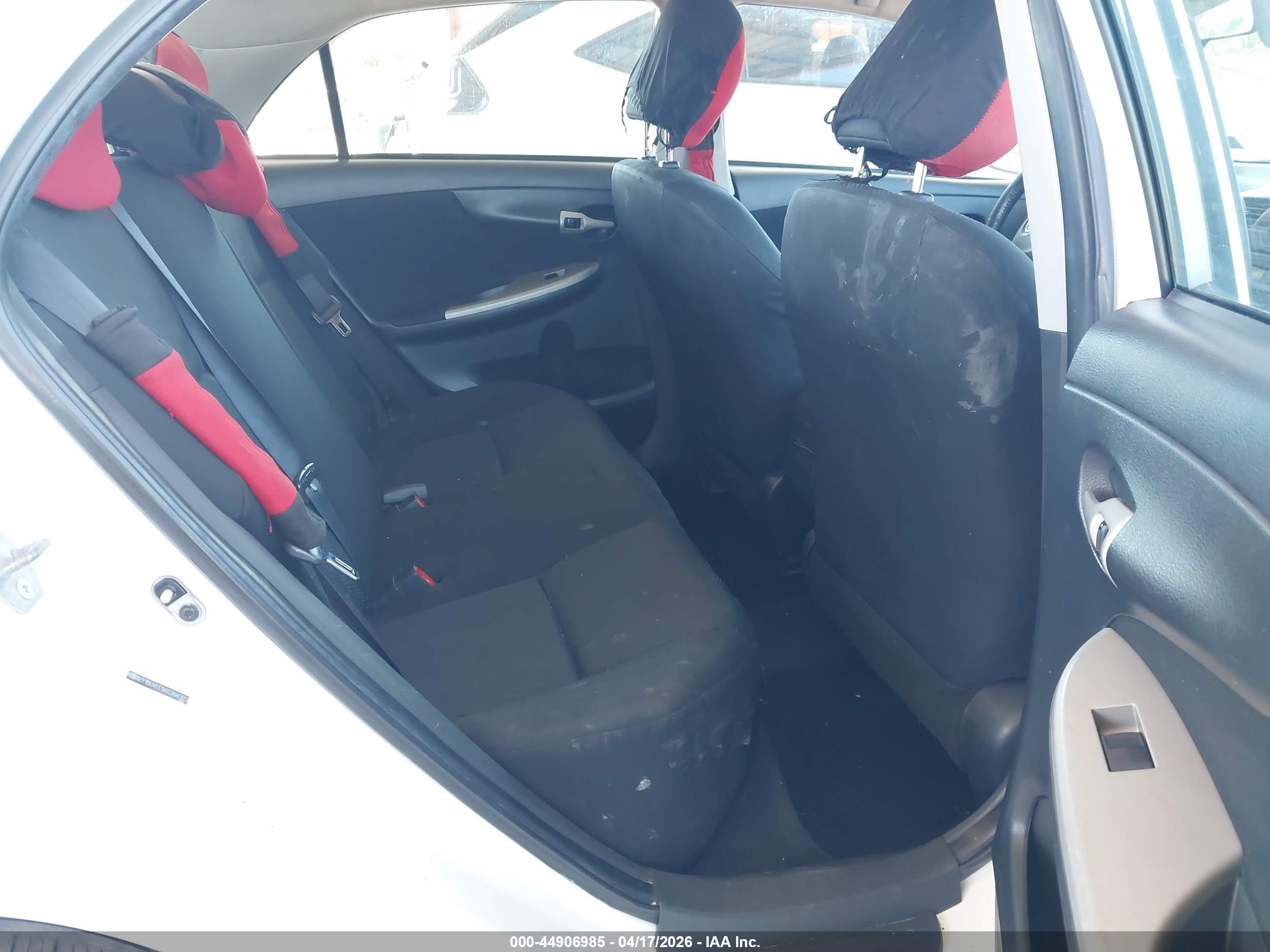 TOYOTA COROLLA image 8