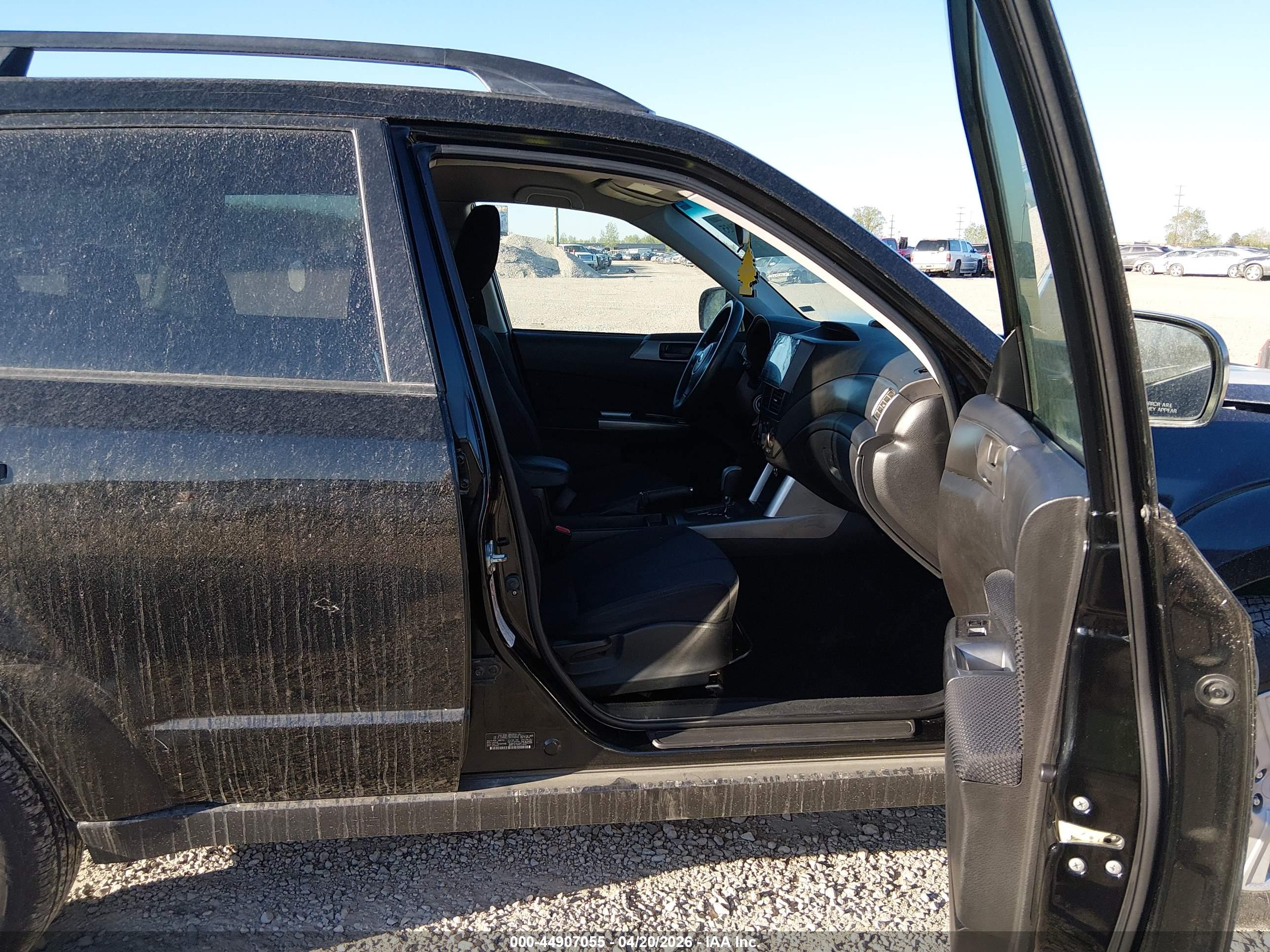 SUBARU FORESTER image 5