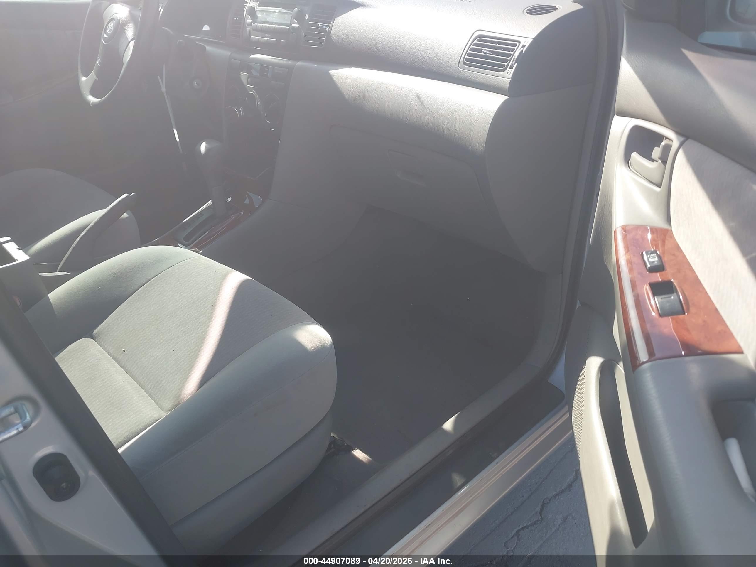 TOYOTA COROLLA image 5